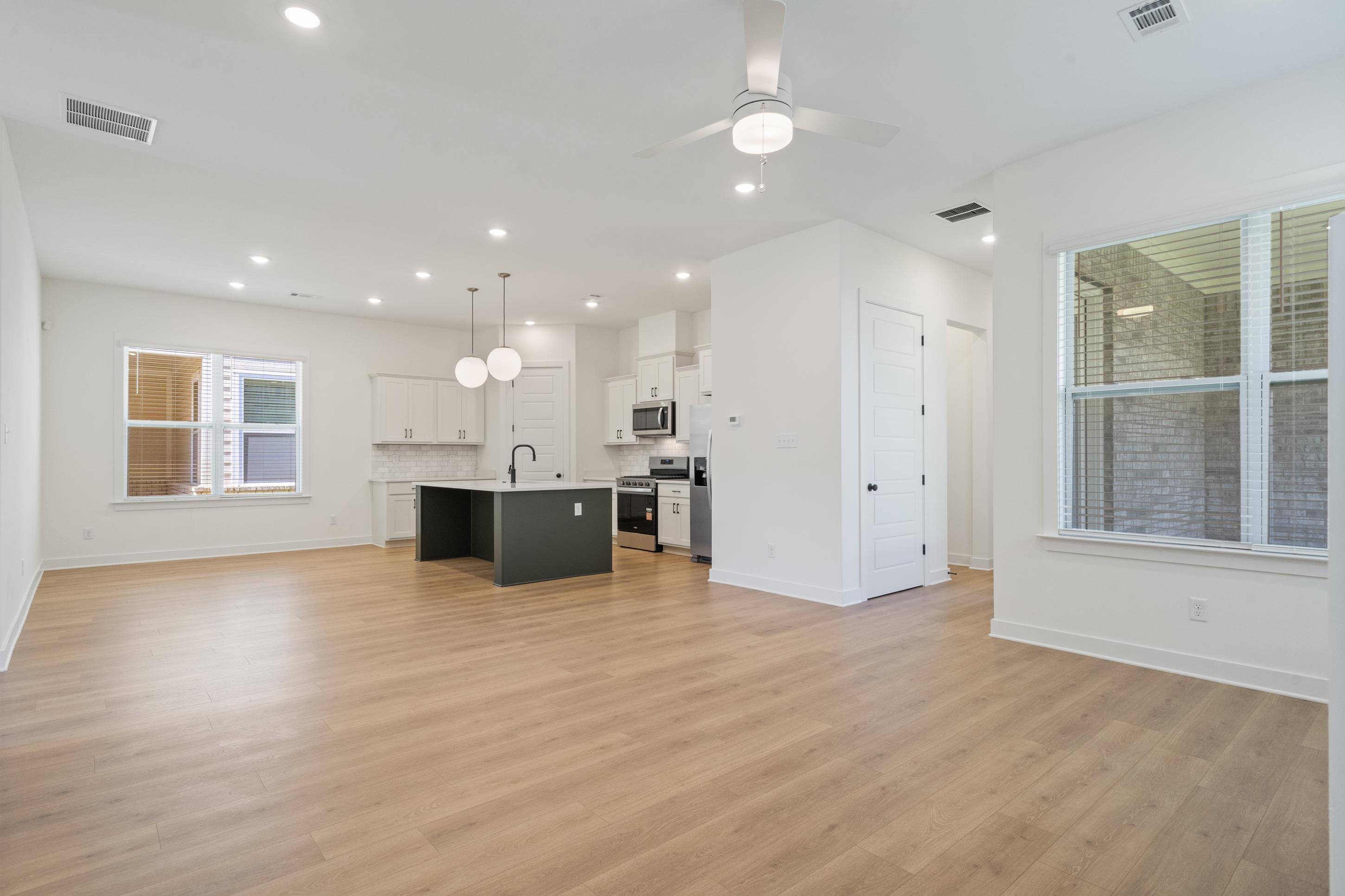 10254 Louanne Dr Property Photo 8