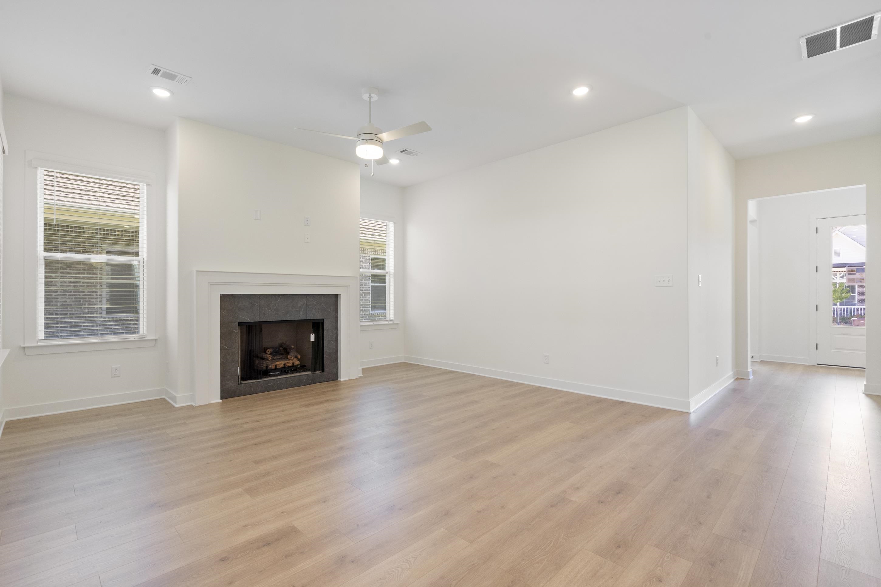 10254 Louanne Dr Property Photo 9