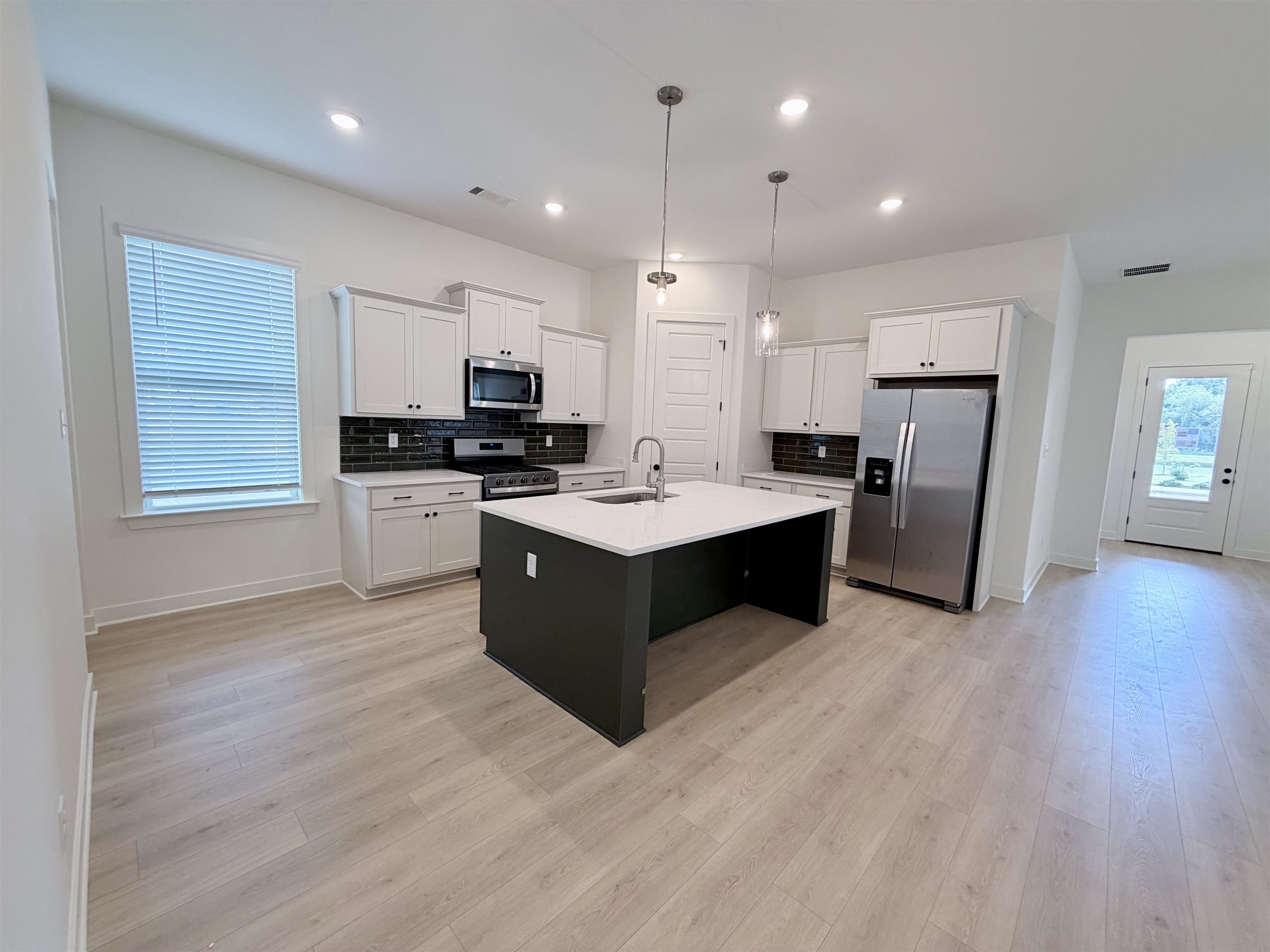 10260 Louanne Dr Property Photo 5