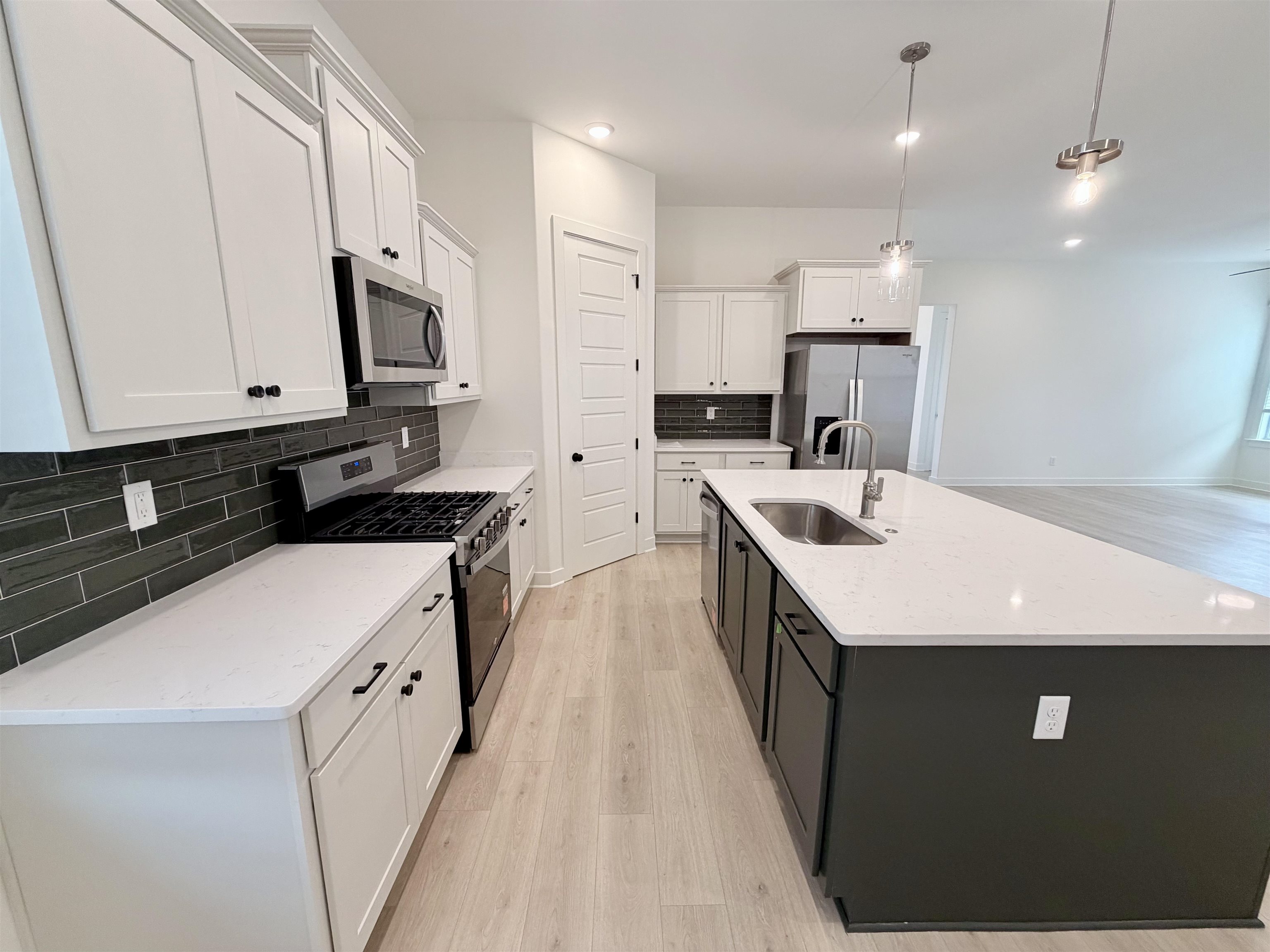 10260 Louanne Dr Property Photo 6