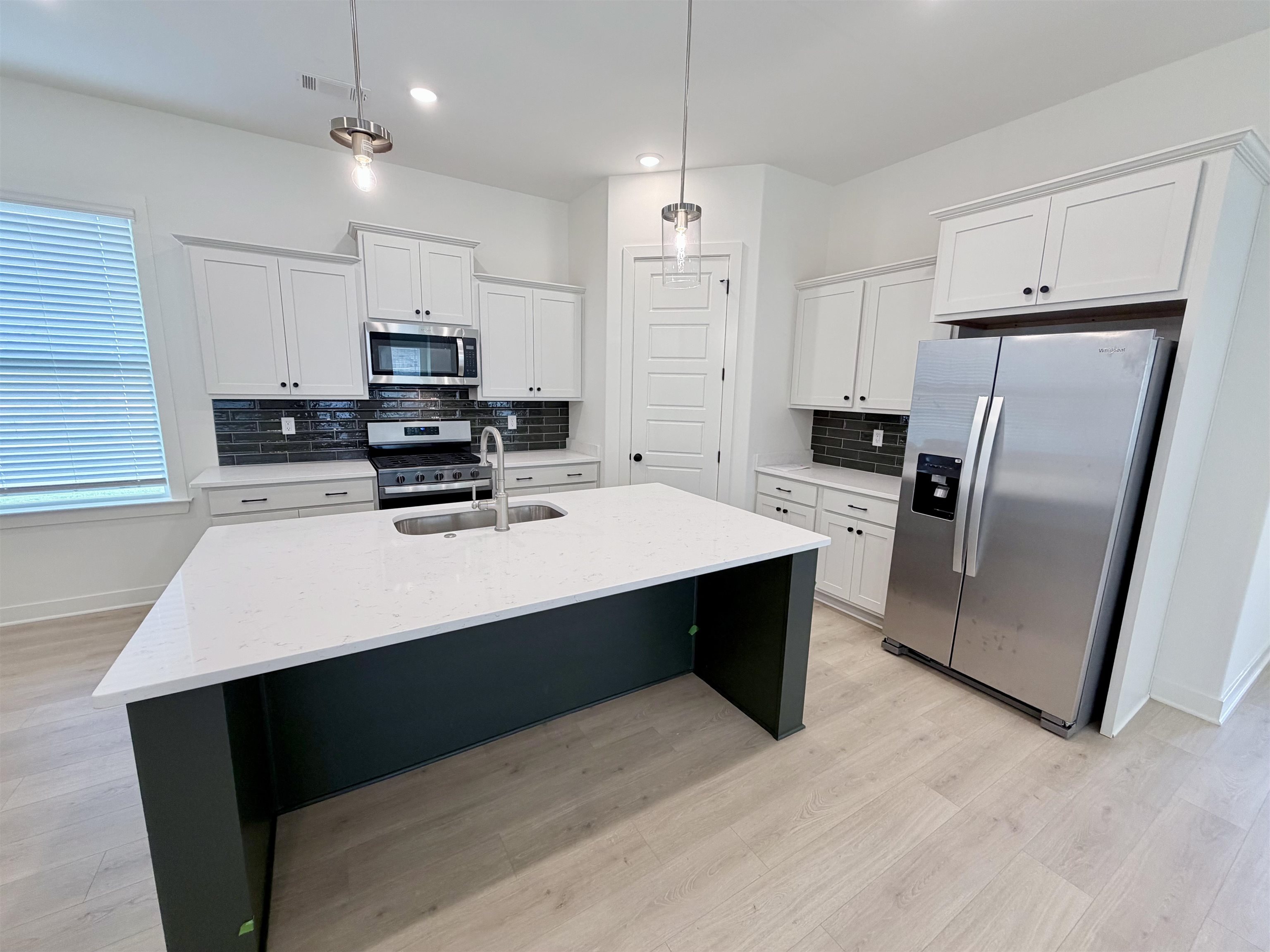 10260 Louanne Dr Property Photo 7