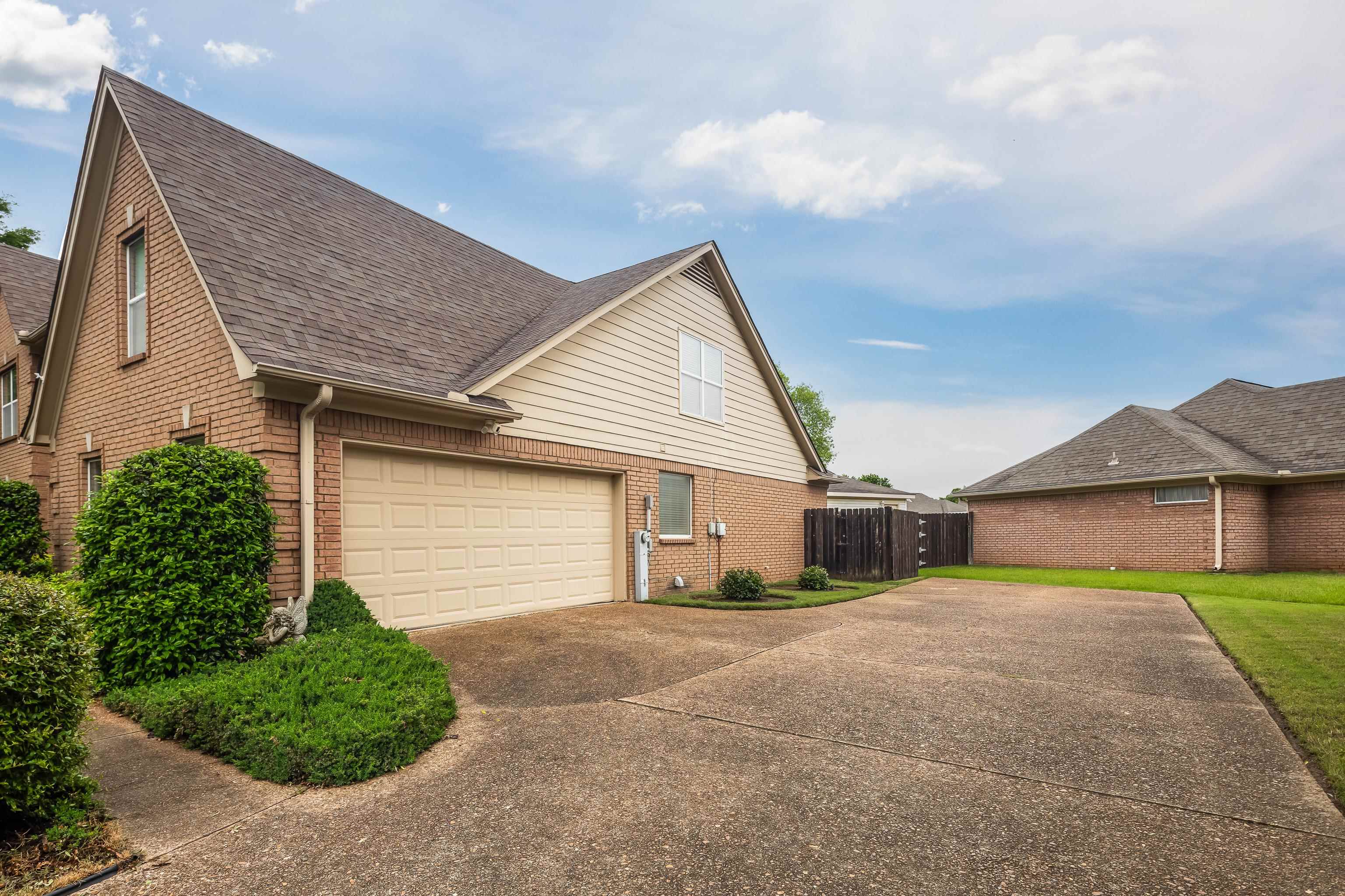 3446 Wolf Spring Ln Property Photo 5