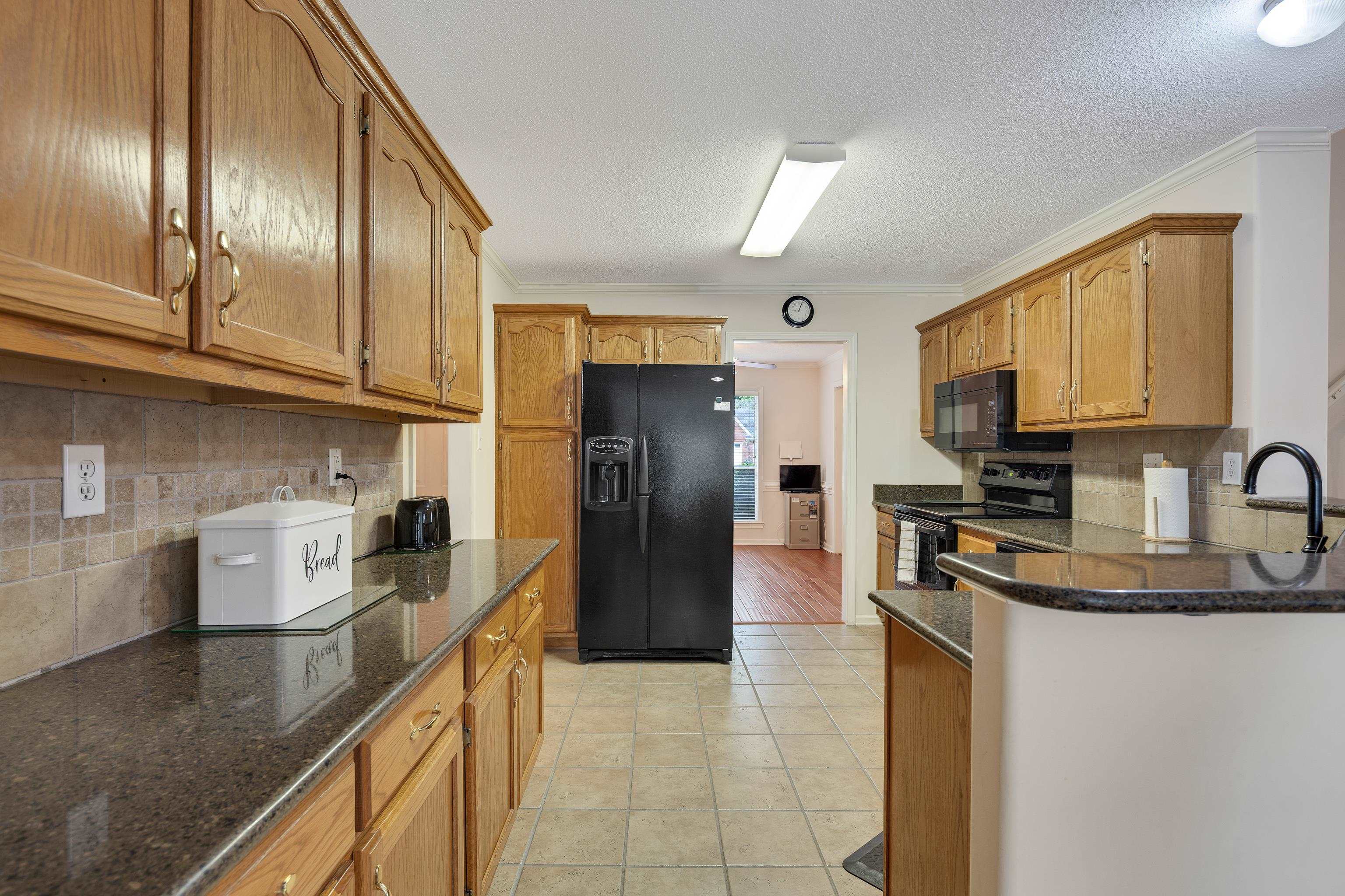 3446 Wolf Spring Ln Property Photo 7
