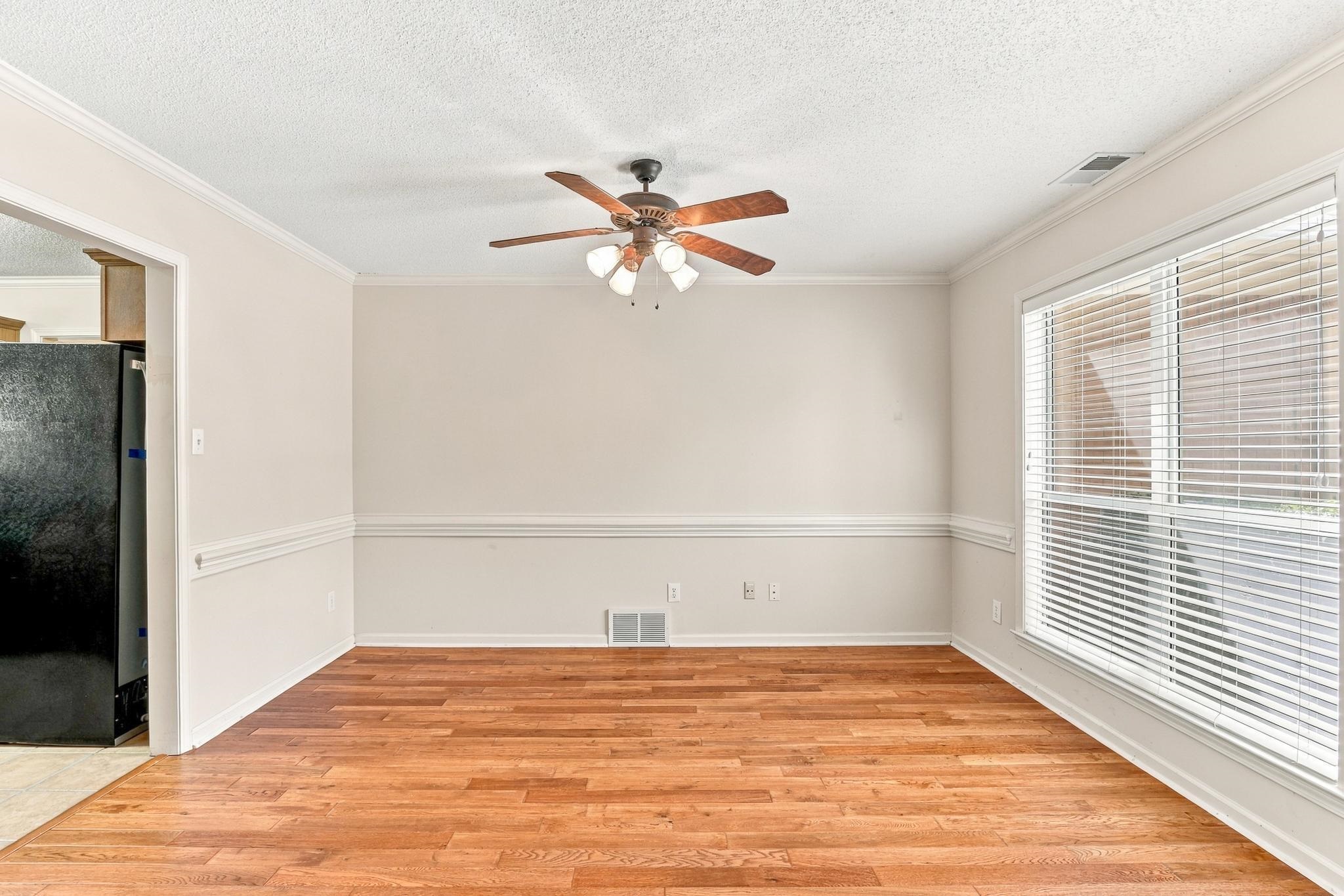 3446 Wolf Spring Ln Property Photo 9