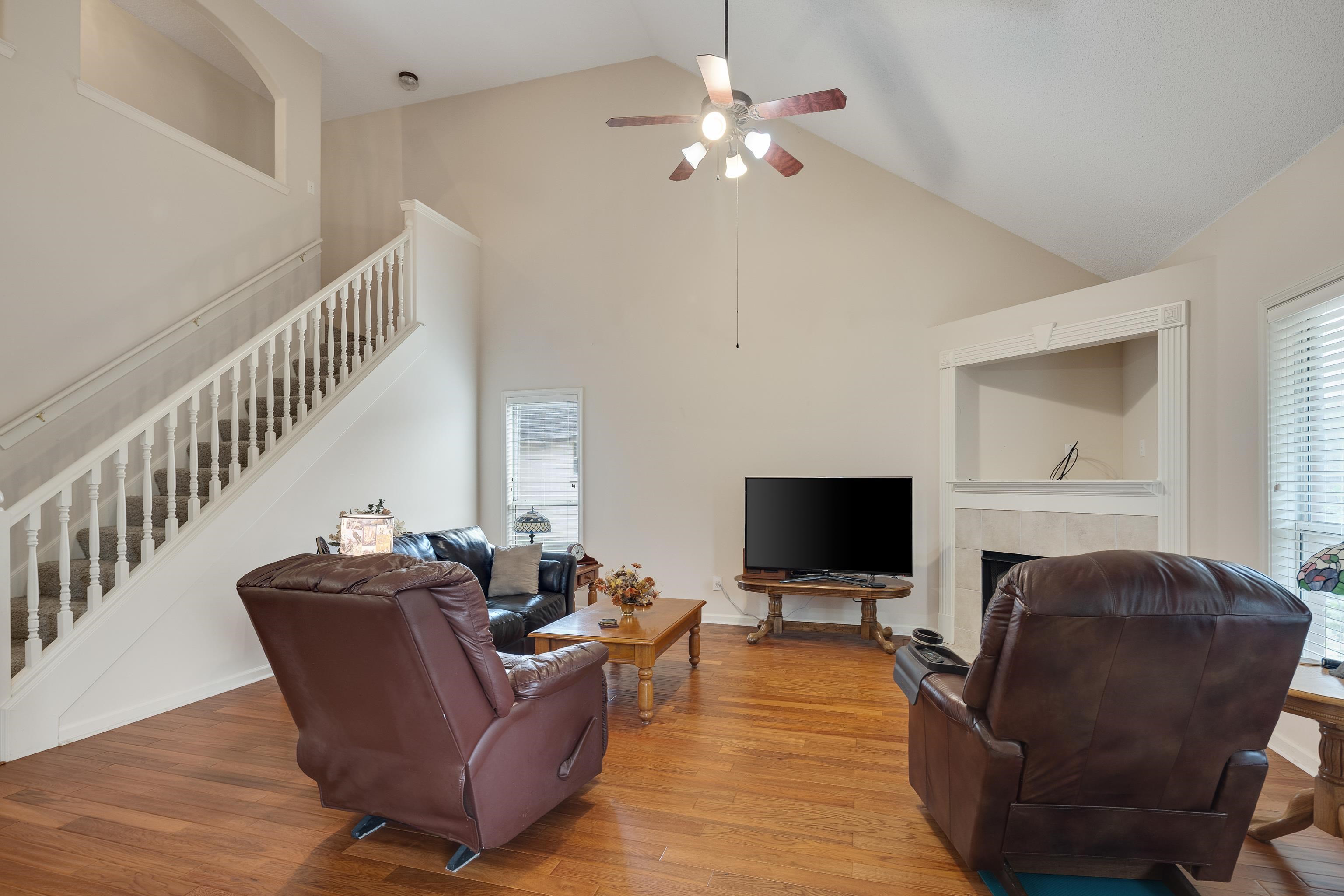 3446 Wolf Spring Ln Property Photo 10