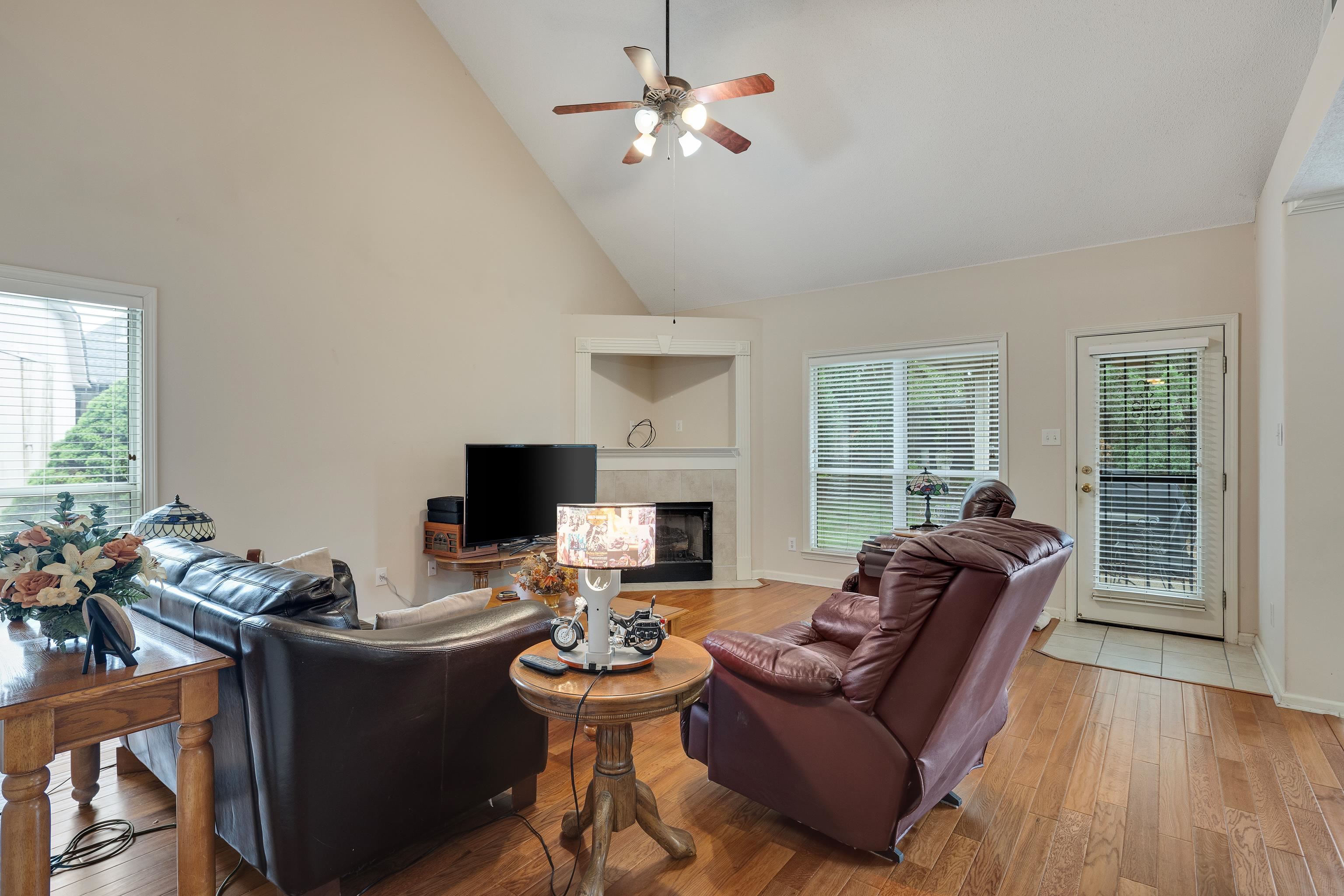 3446 Wolf Spring Ln Property Photo 12