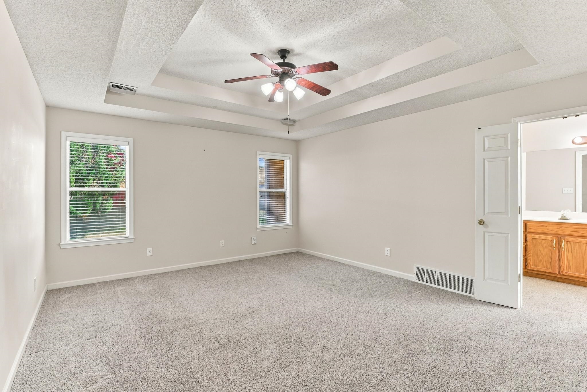 3446 Wolf Spring Ln Property Photo 22