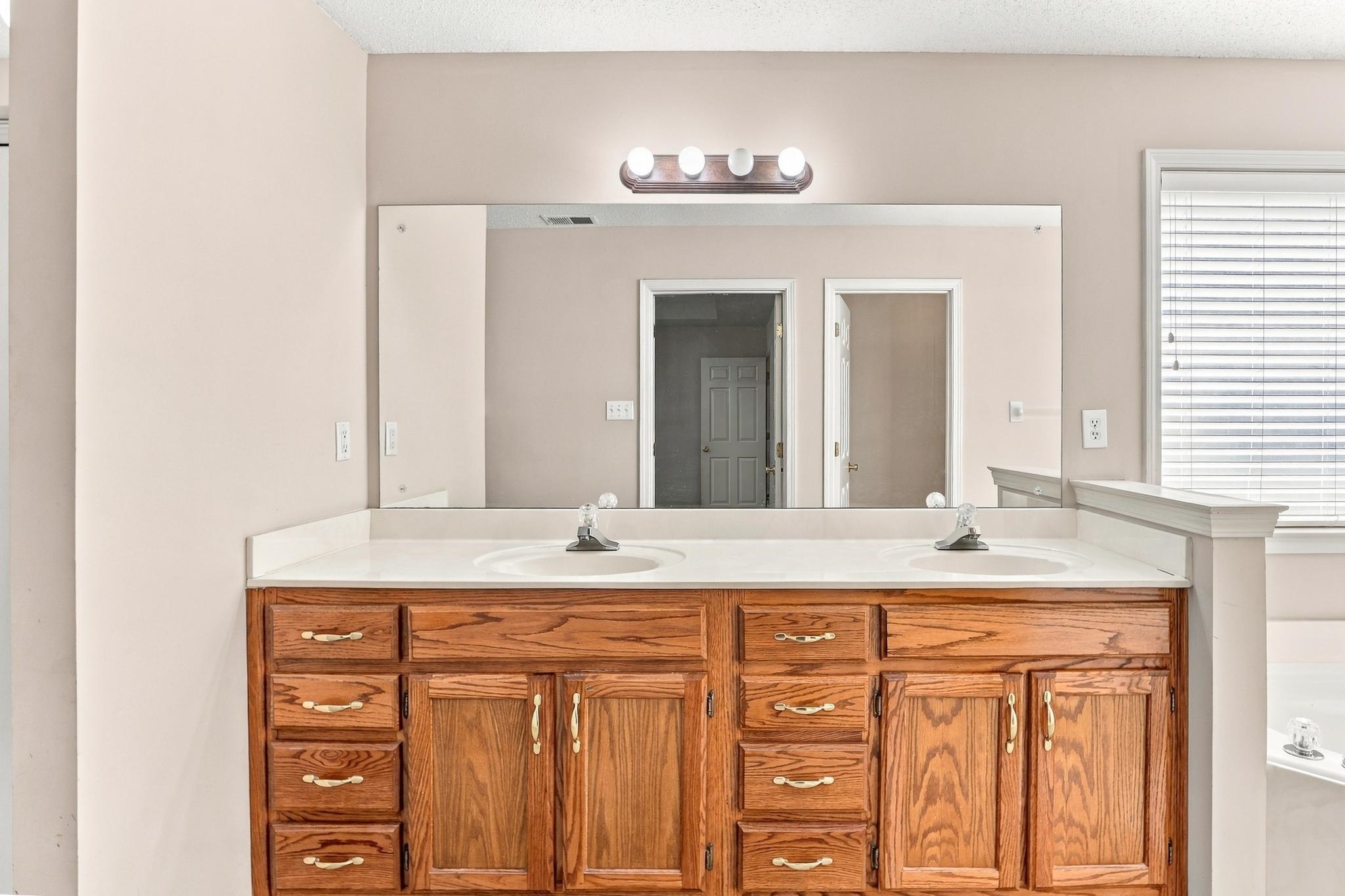 3446 Wolf Spring Ln Property Photo 23