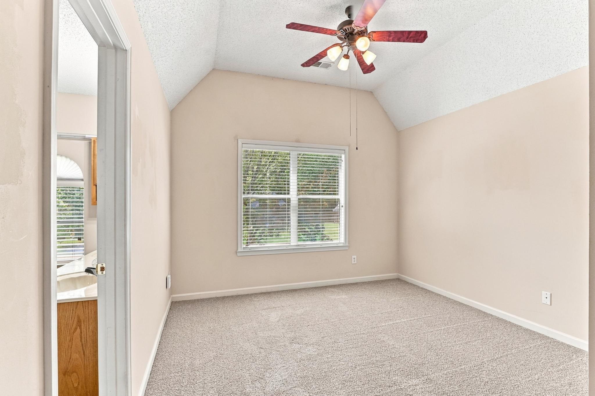3446 Wolf Spring Ln Property Photo 26