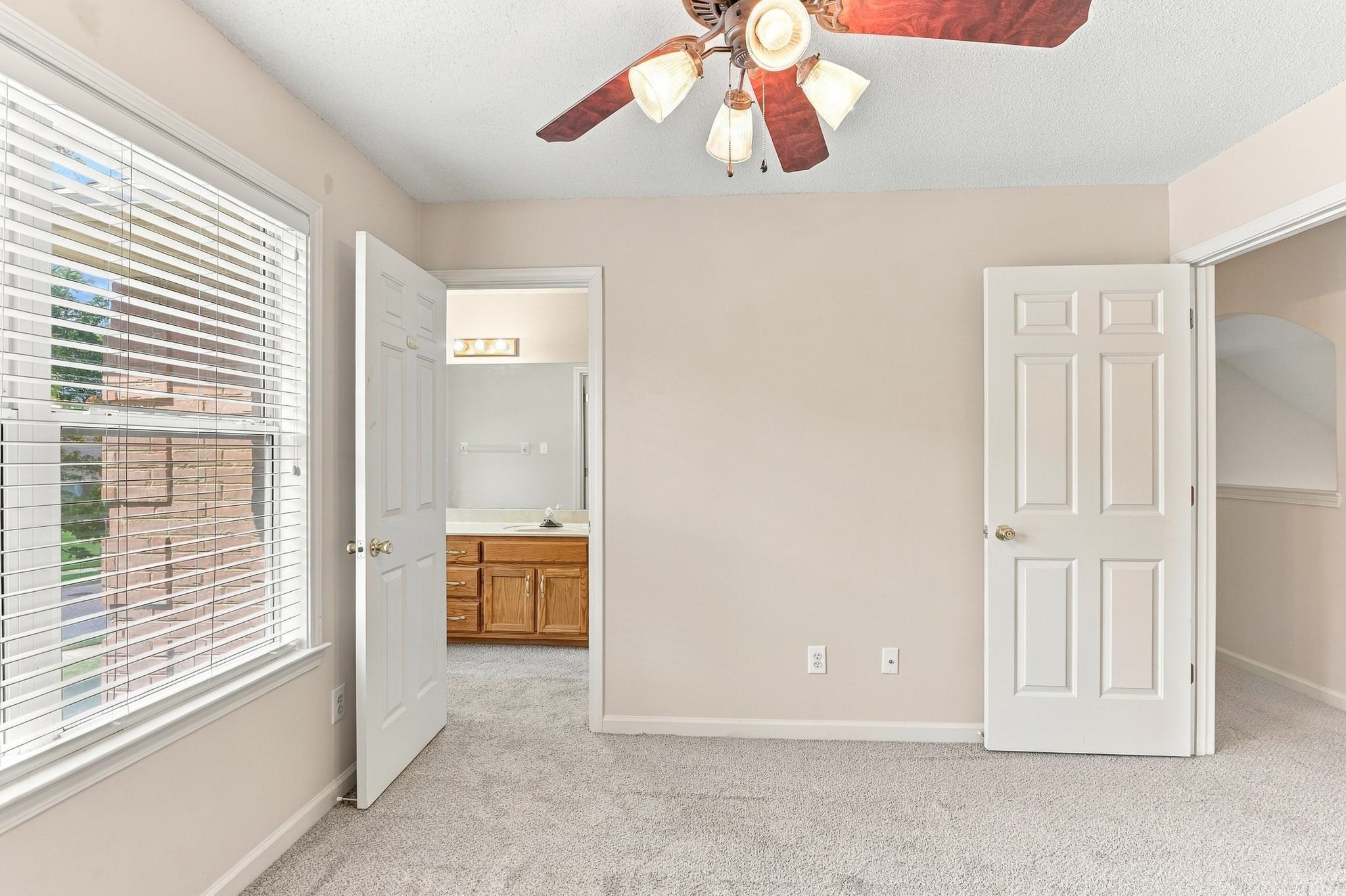 3446 Wolf Spring Ln Property Photo 28