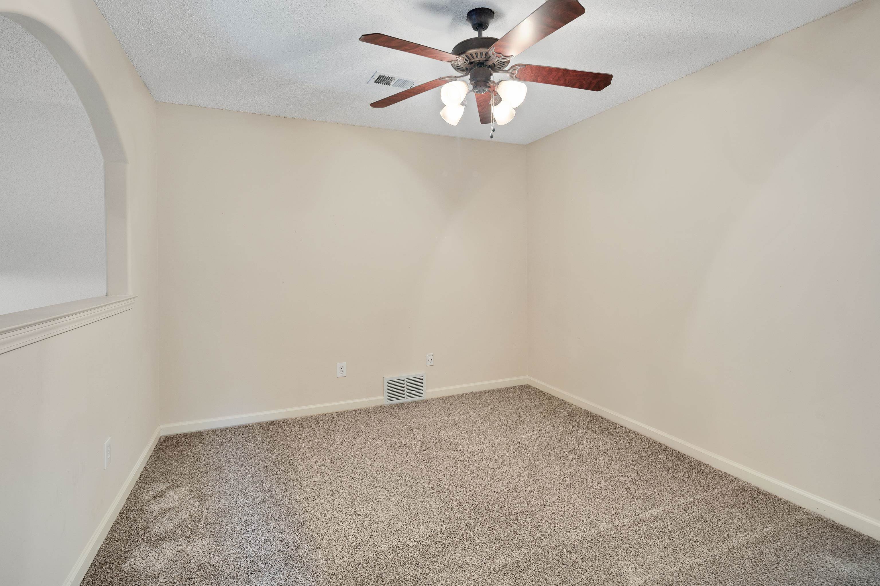 3446 Wolf Spring Ln Property Photo 29