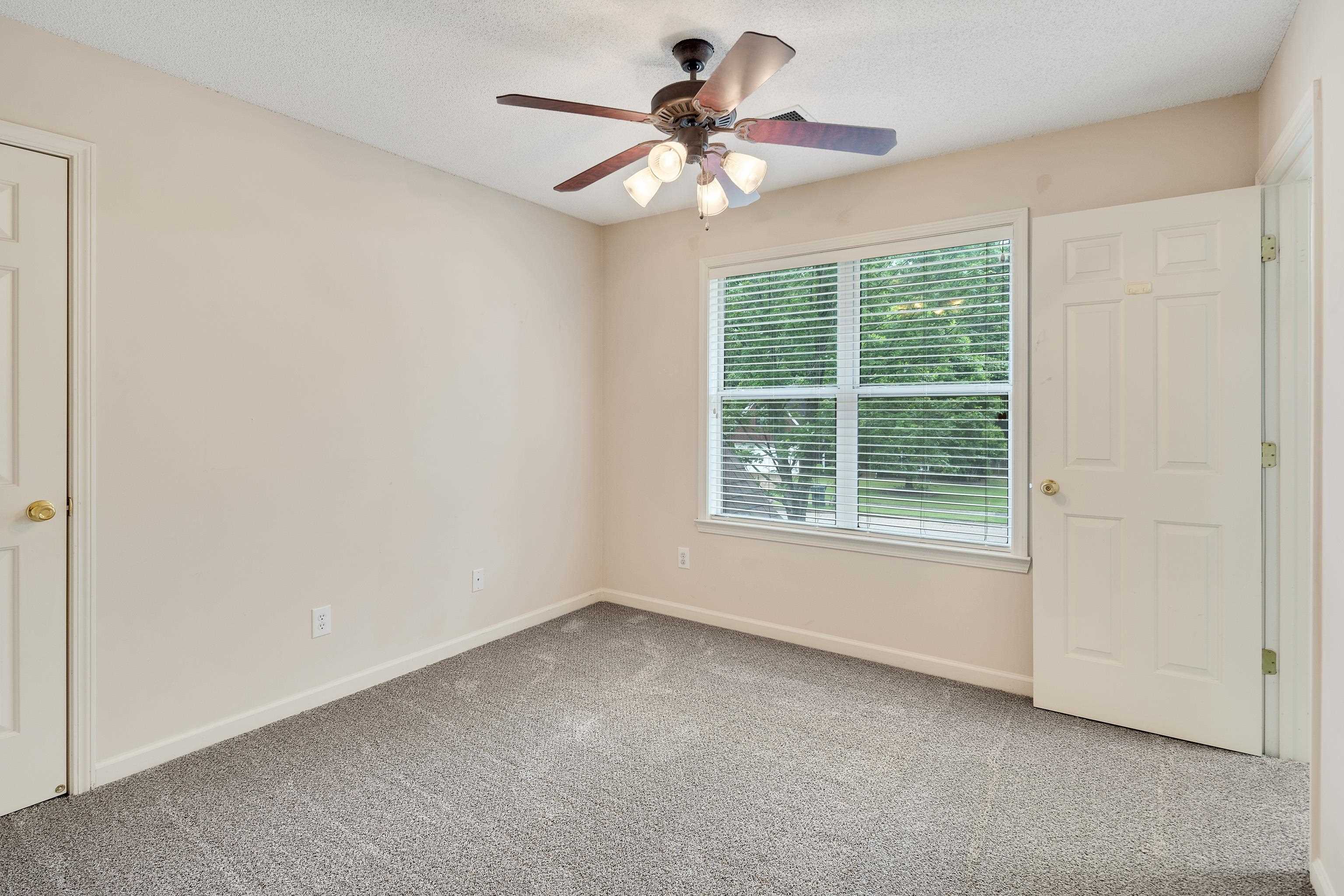 3446 Wolf Spring Ln Property Photo 30