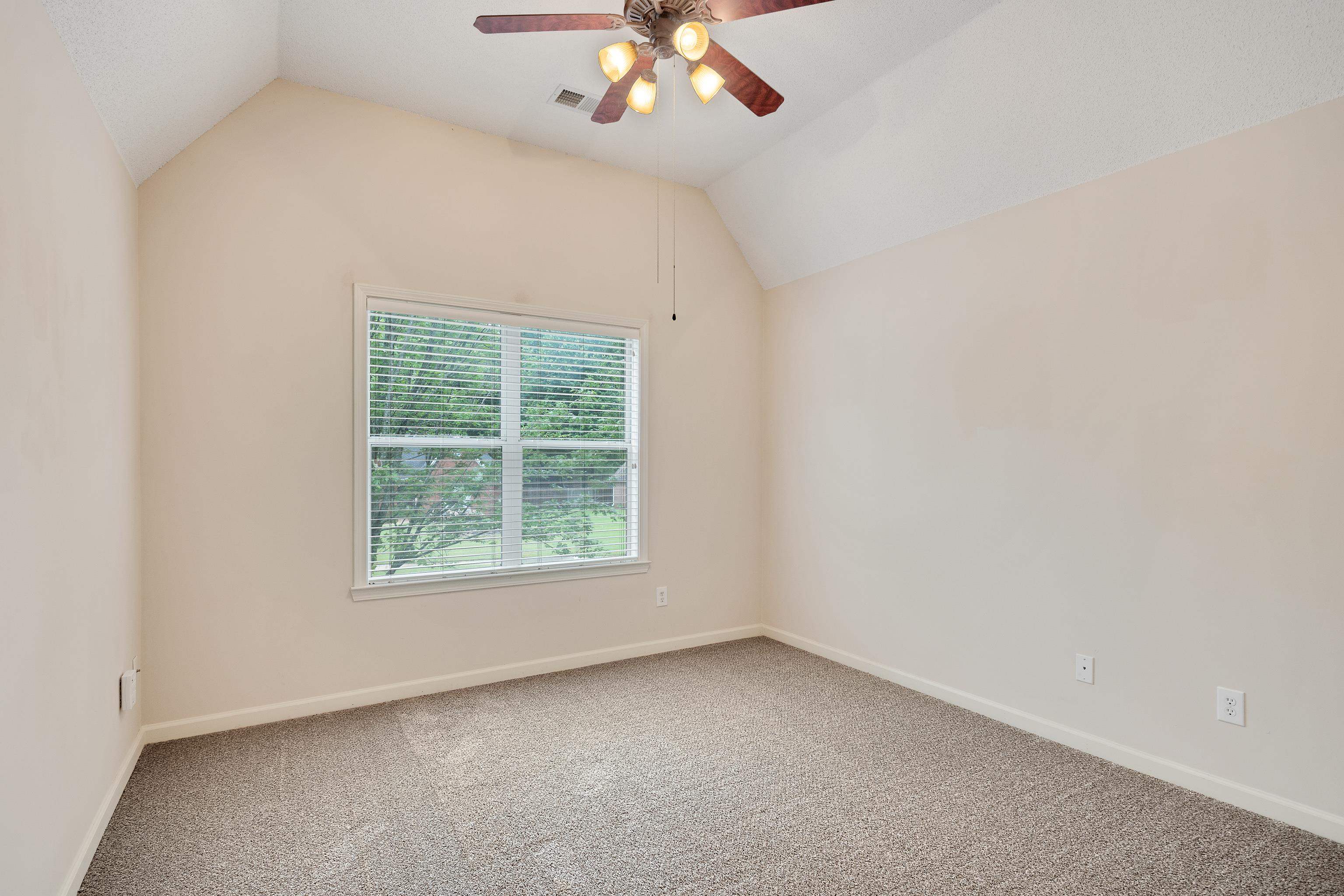 3446 Wolf Spring Ln Property Photo 32
