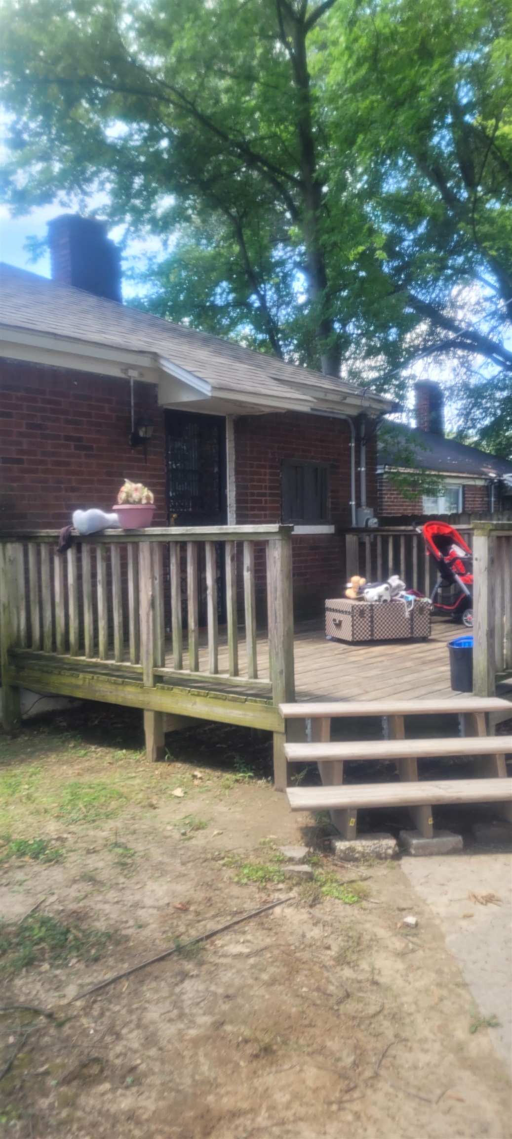 864 Dickinson St Property Photo 3