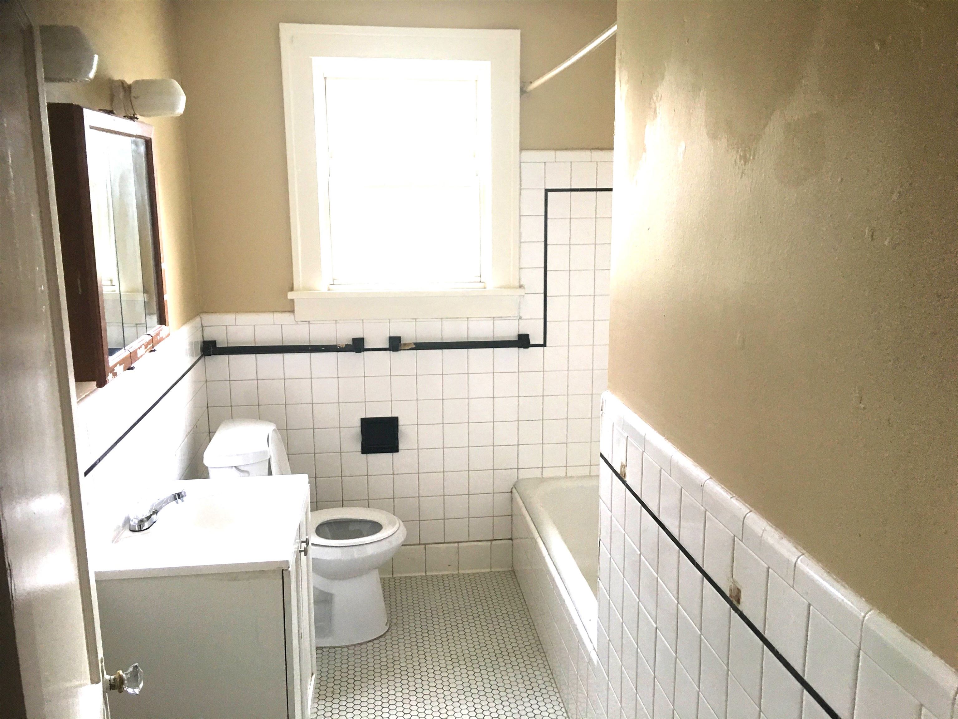 864 Dickinson St Property Photo 18