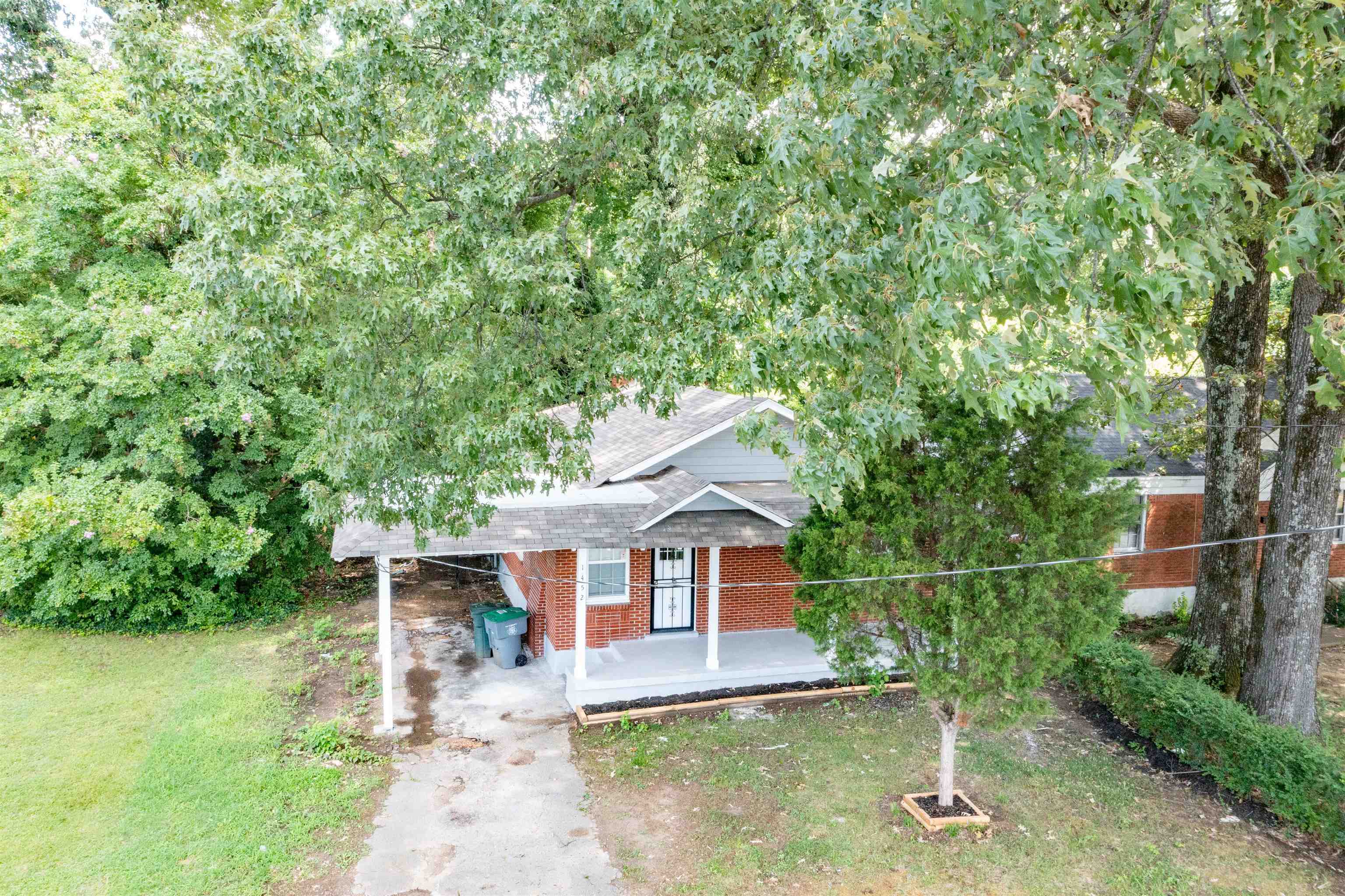 1452 Castalia St Property Photo 4