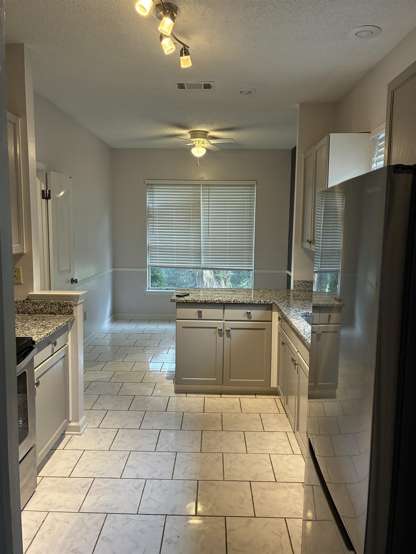 8189 Walnut Valley Cv Property Photo 2