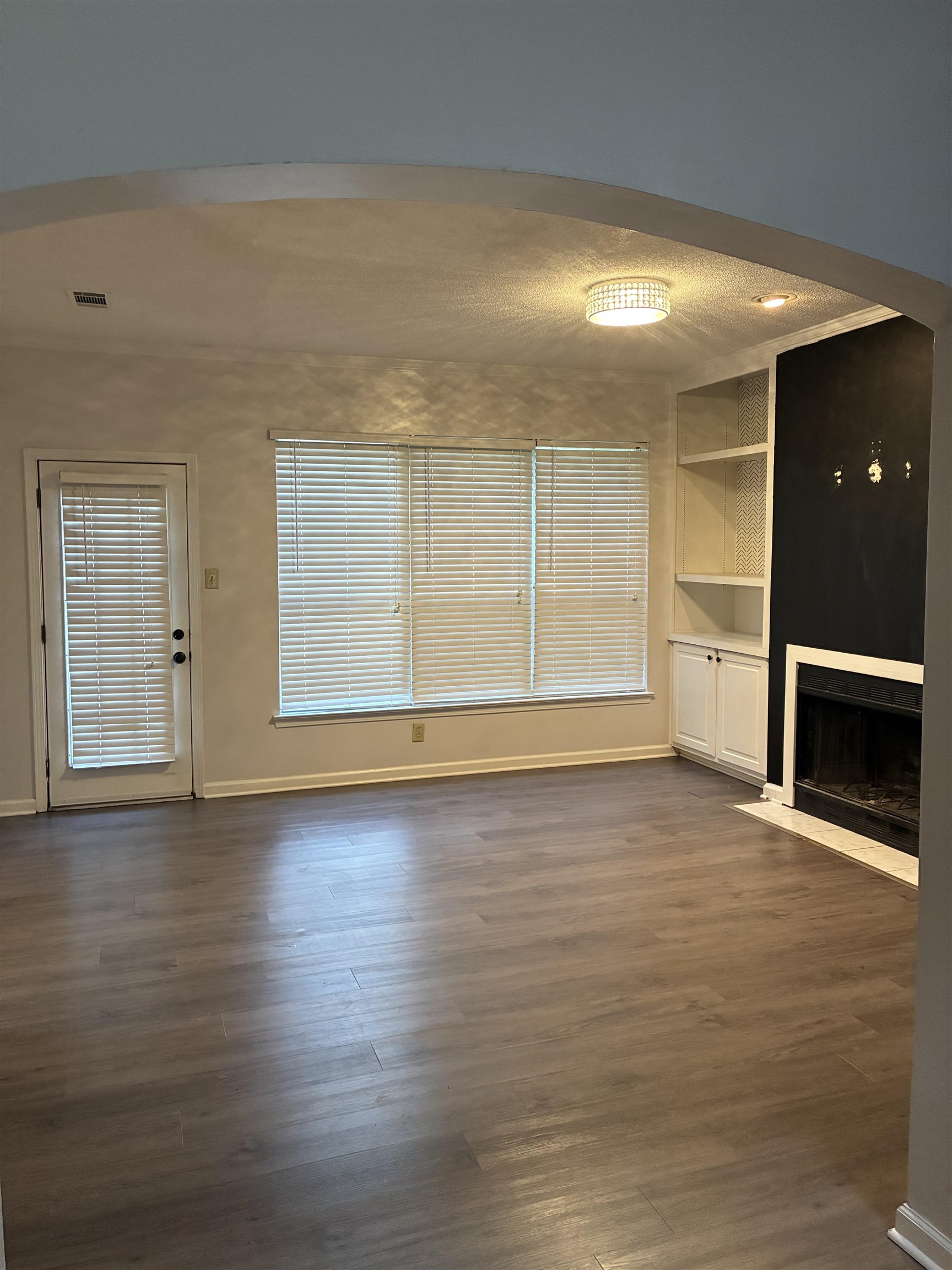 8189 Walnut Valley Cv Property Photo 7