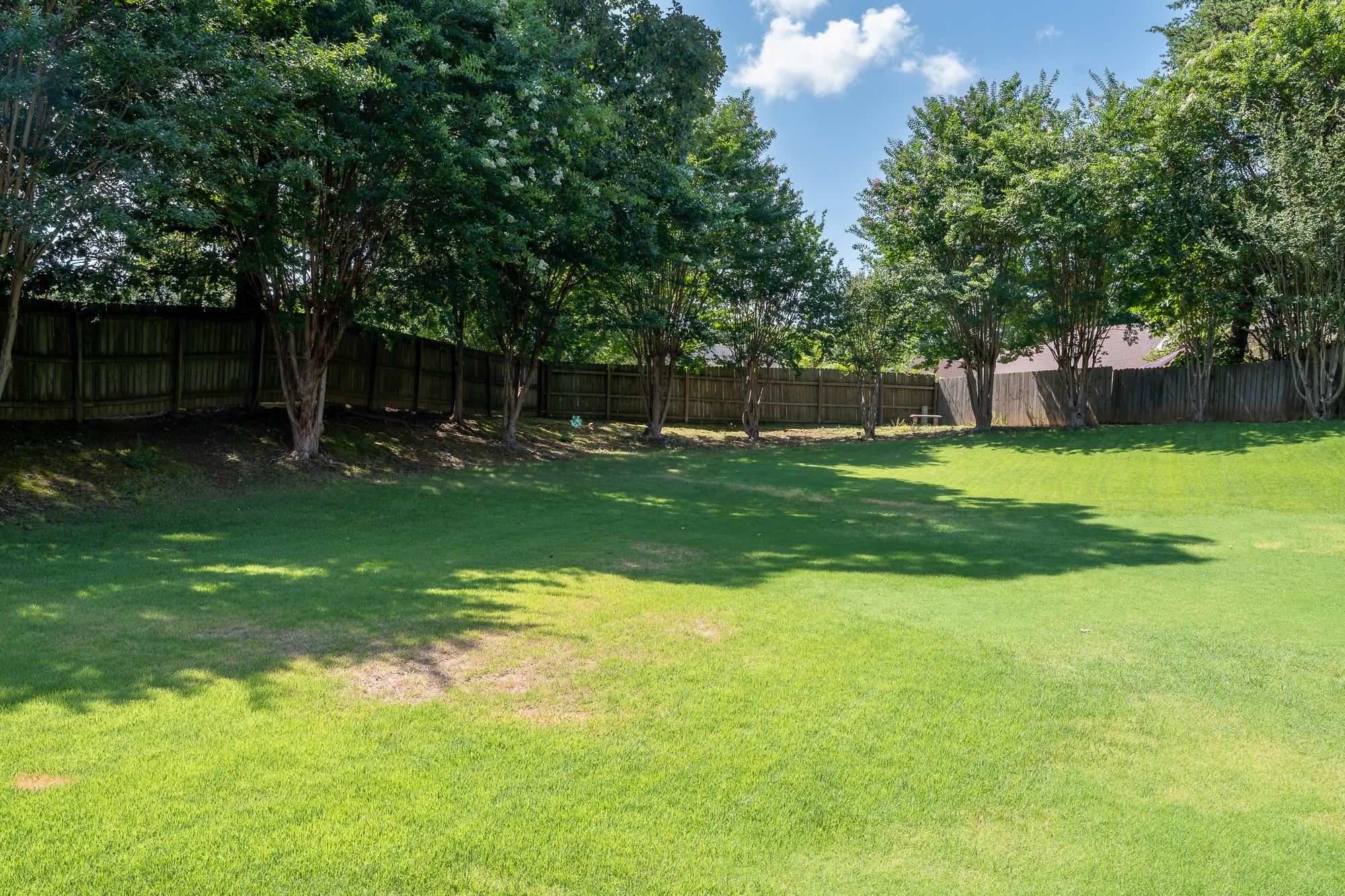 2241 Oak Hollow Ln Property Photo 7