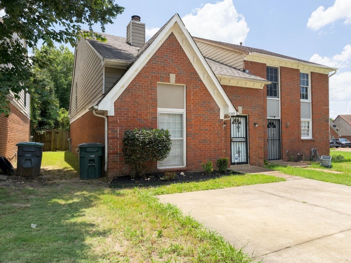5549 Blossom Ln Property Photo 2