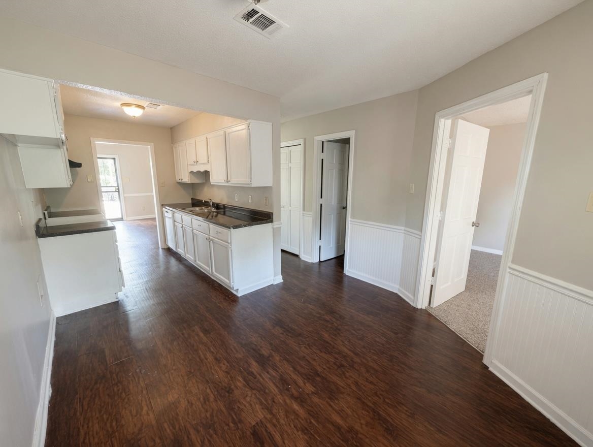 5549 Blossom Ln Property Photo 8