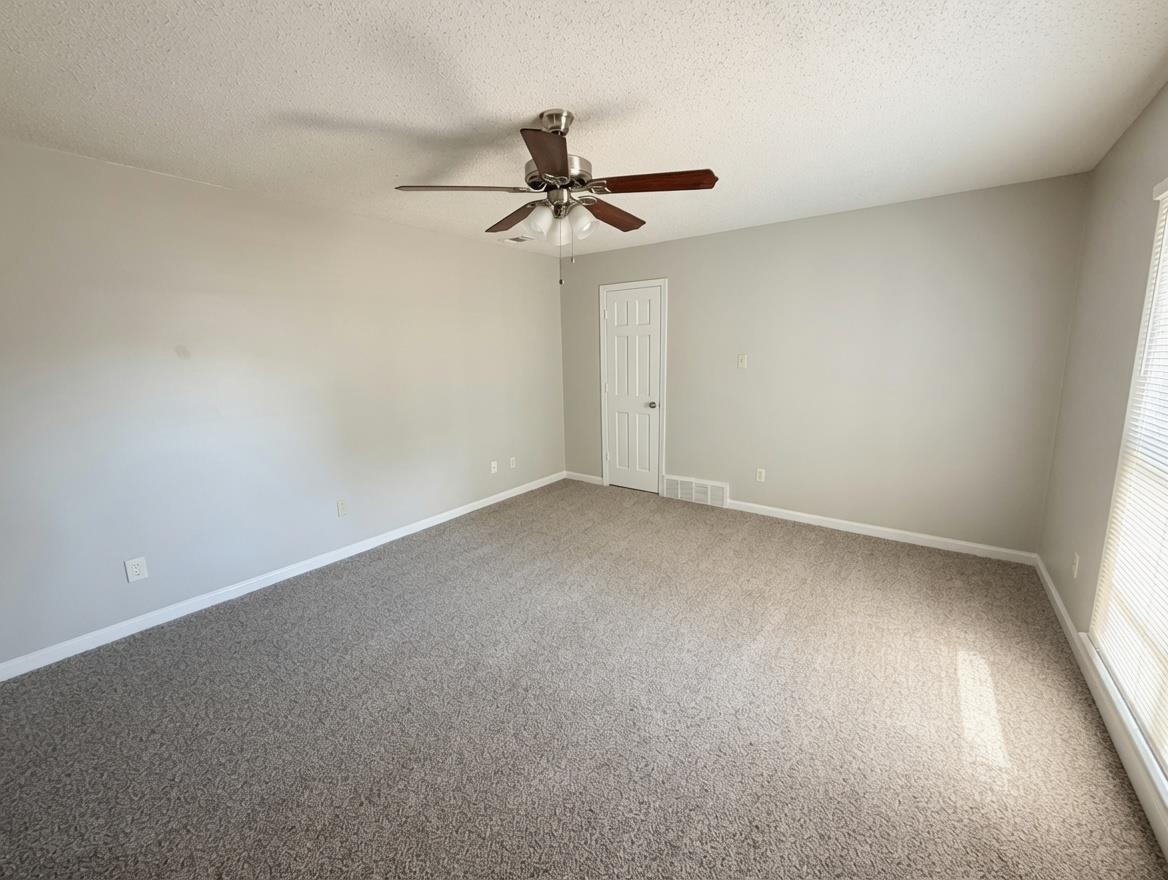 5549 Blossom Ln Property Photo 9
