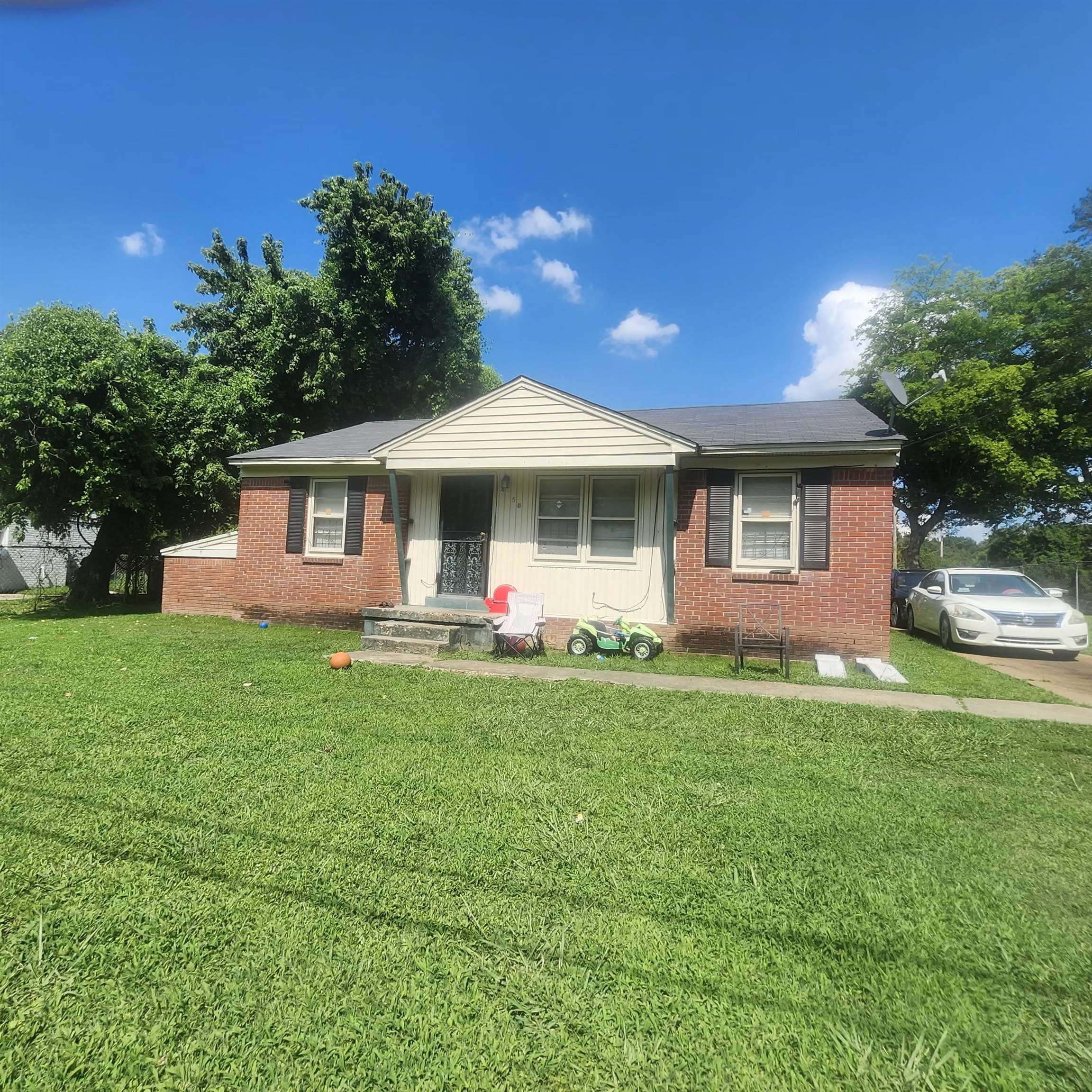 4658 Percy Rd Property Photo 2