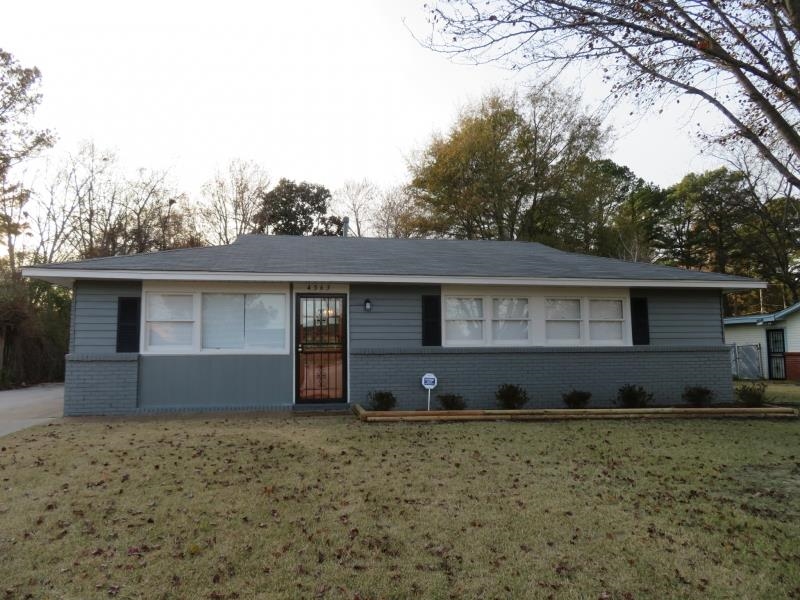 4563 Windward Dr Property Photo 1