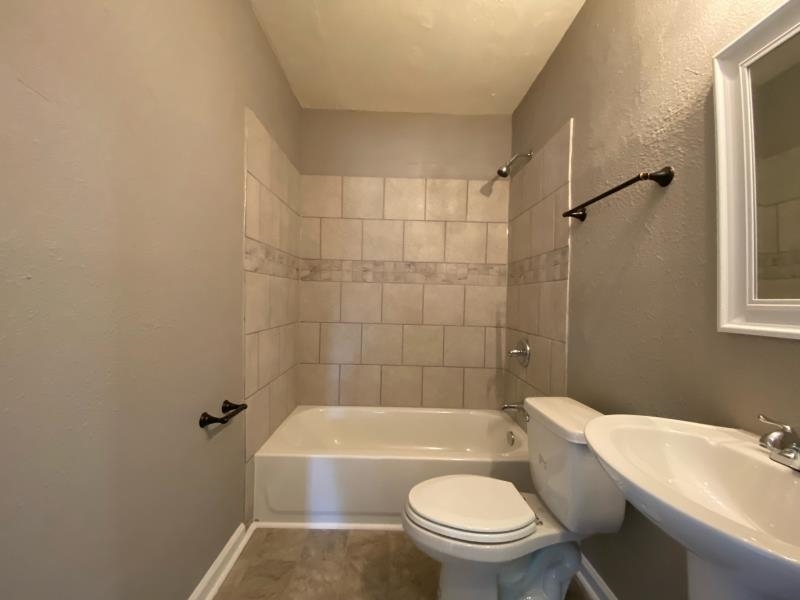 1869 S Lauderdale St Property Photo 6
