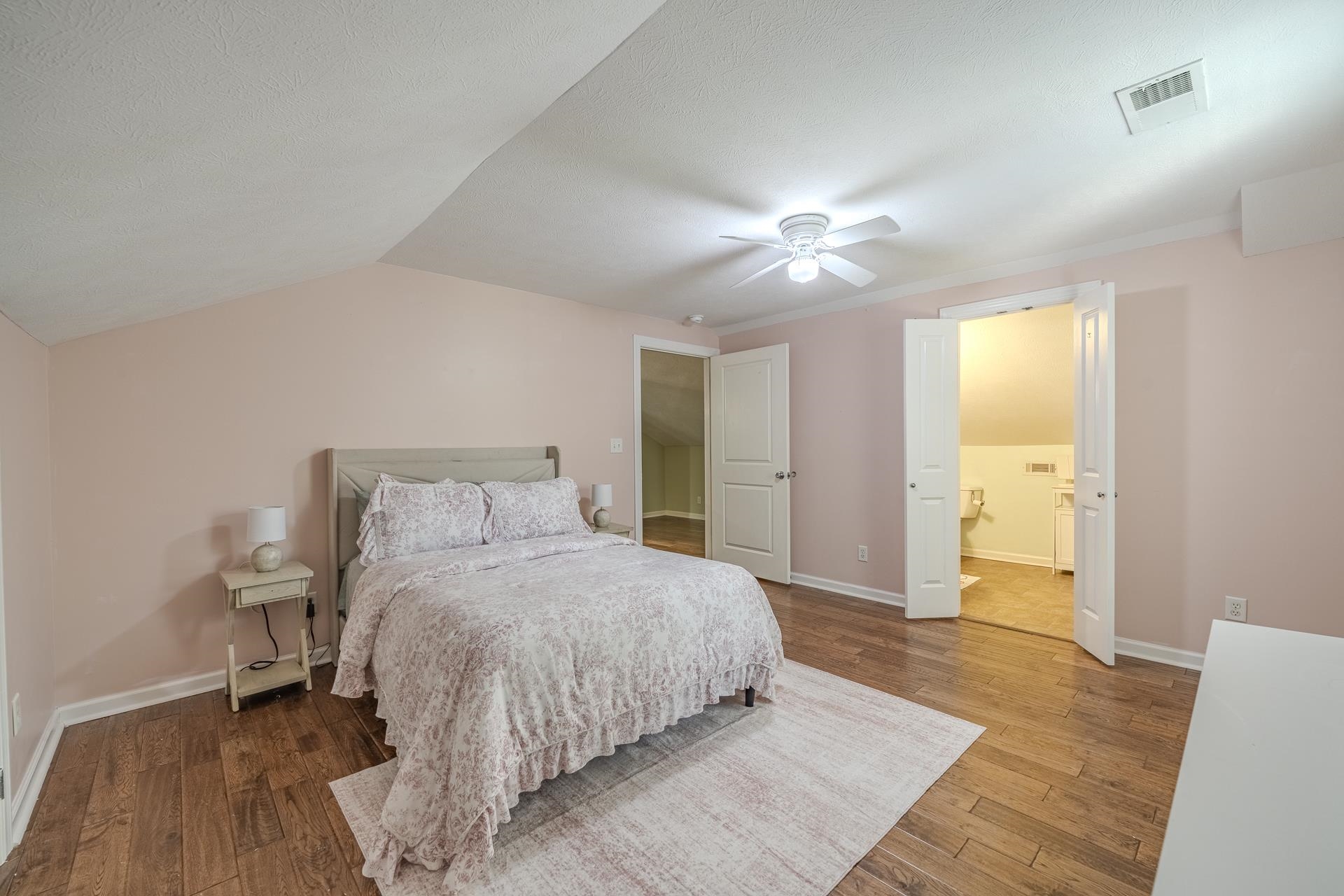40 Suzy Cv Property Photo 27