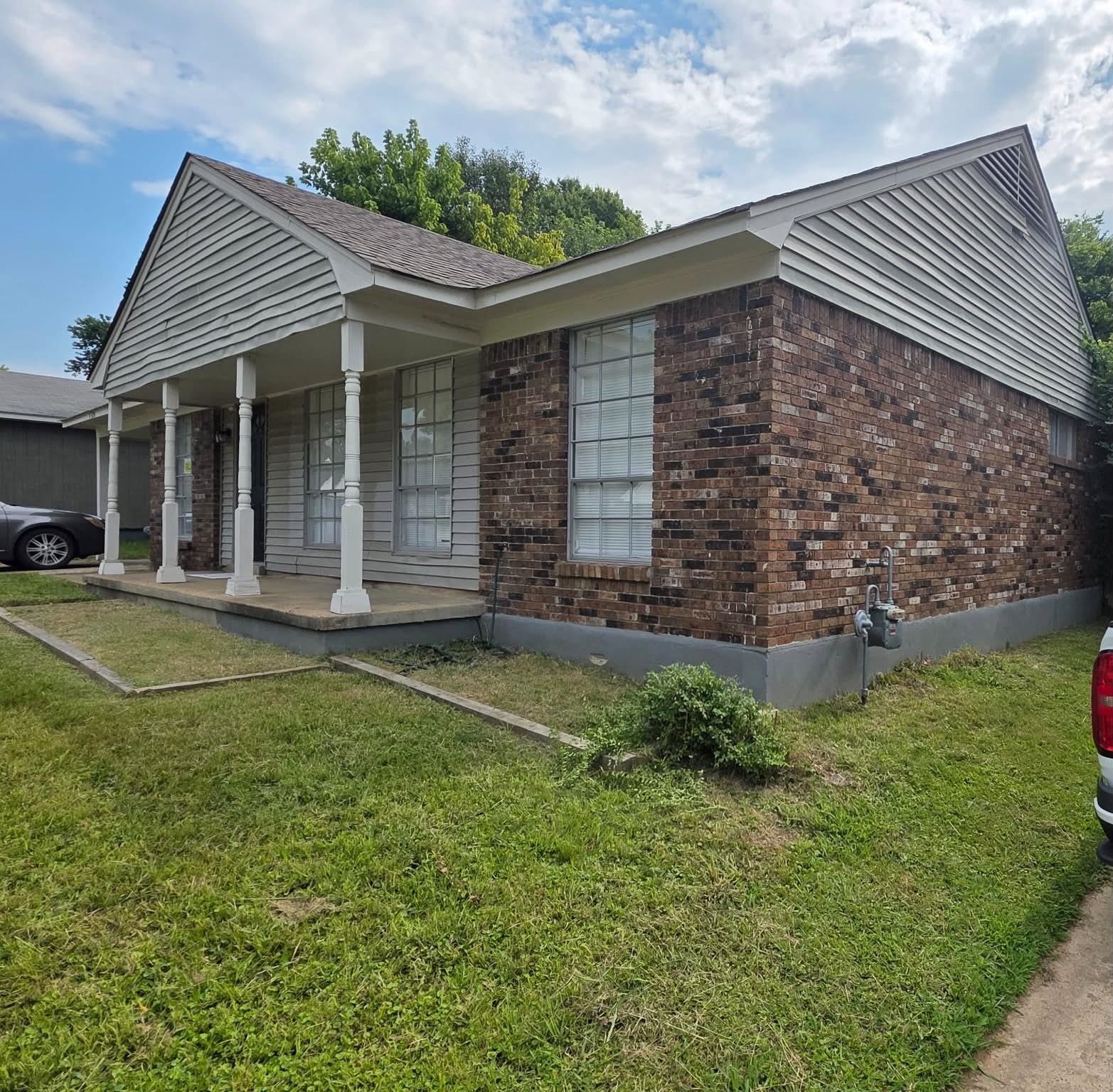 4320 Gladstone St Property Photo 2