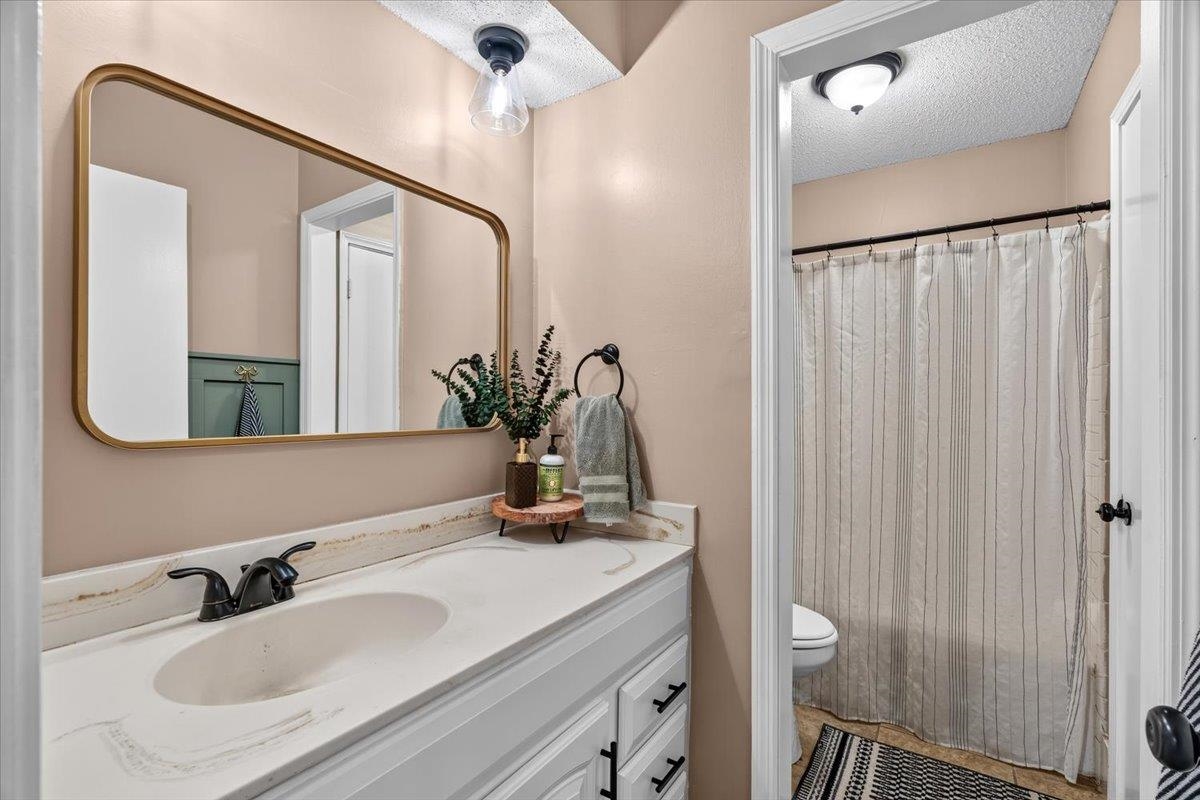 5847 Bobbitt Dr Property Photo 7