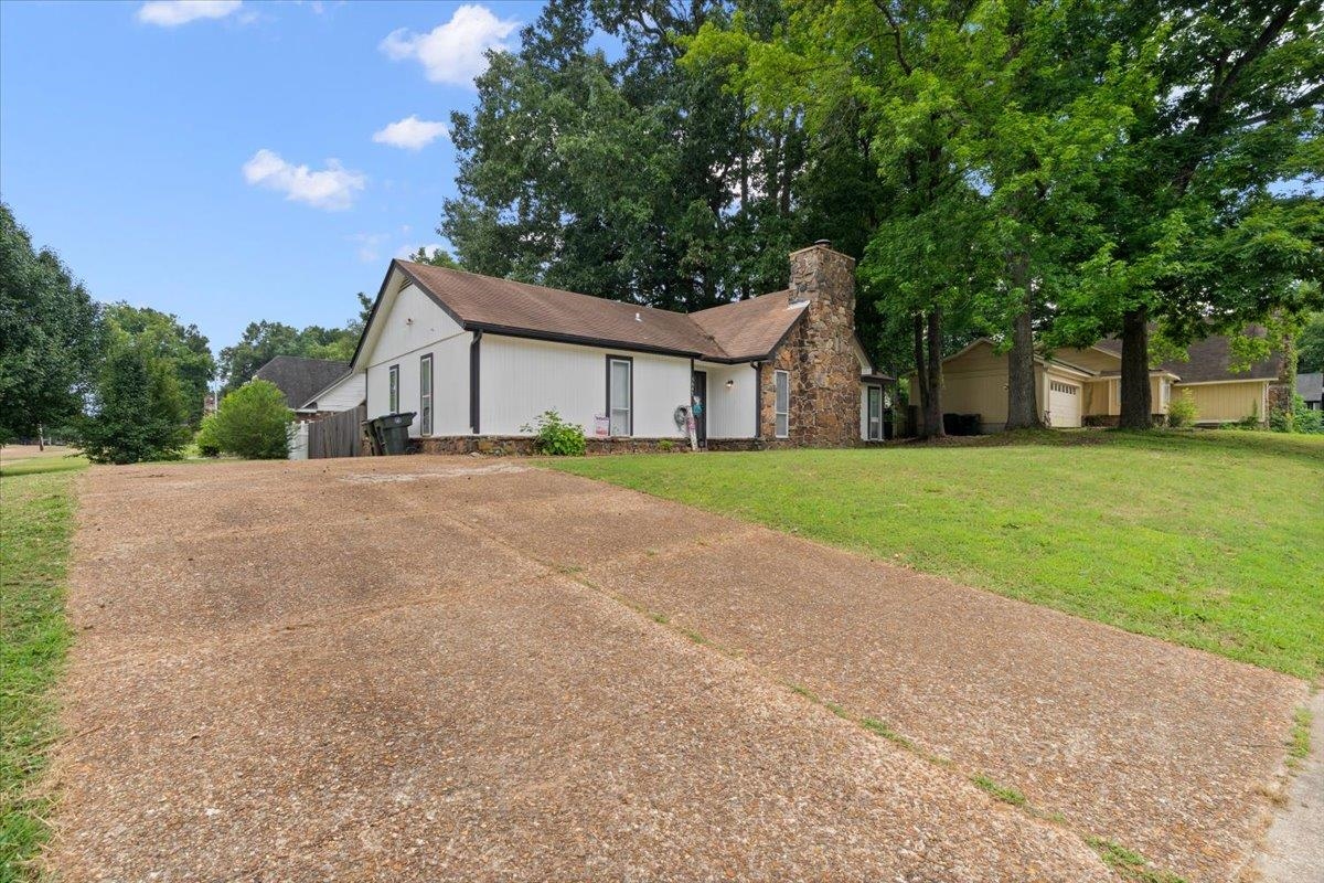 5847 Bobbitt Dr Property Photo 16
