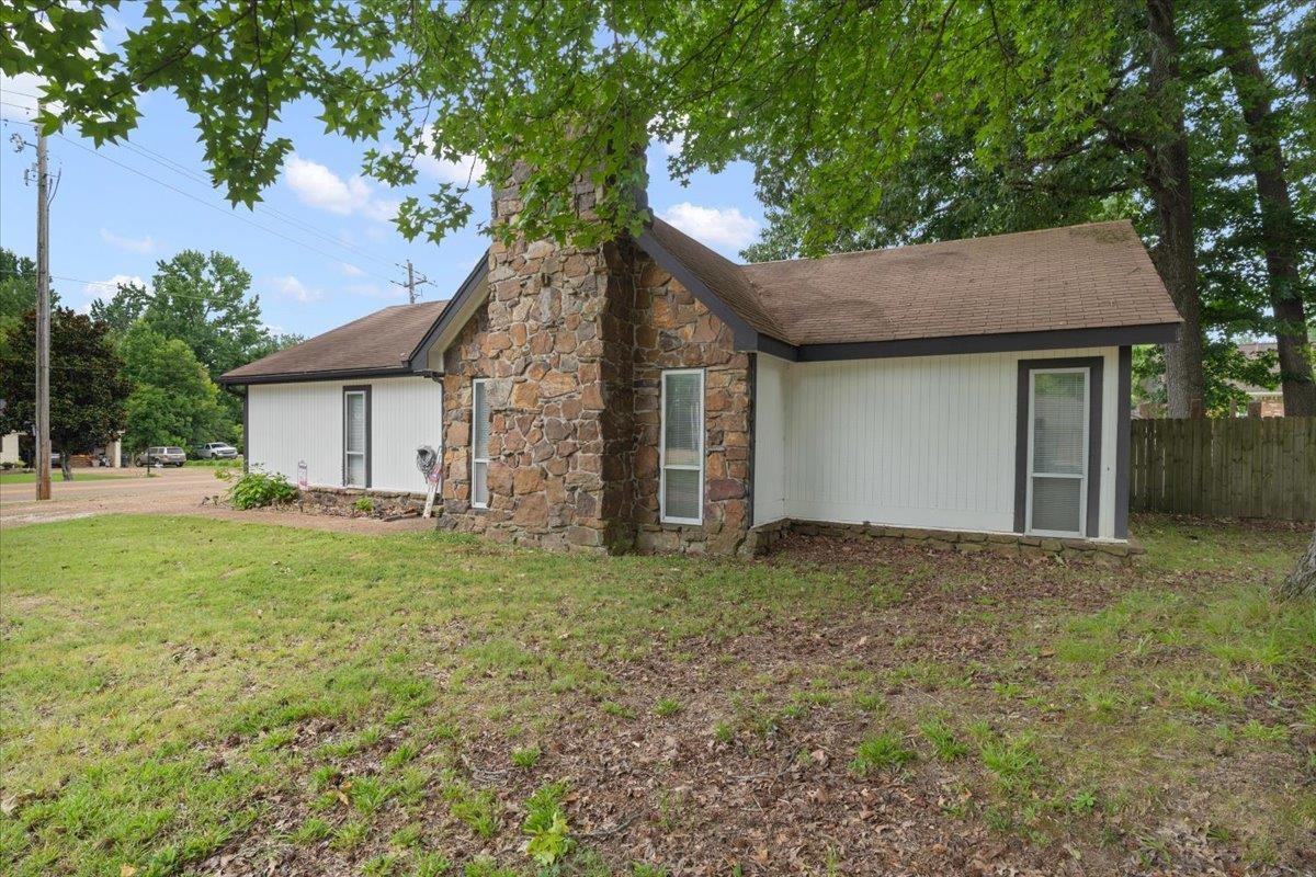 5847 Bobbitt Dr Property Photo 18