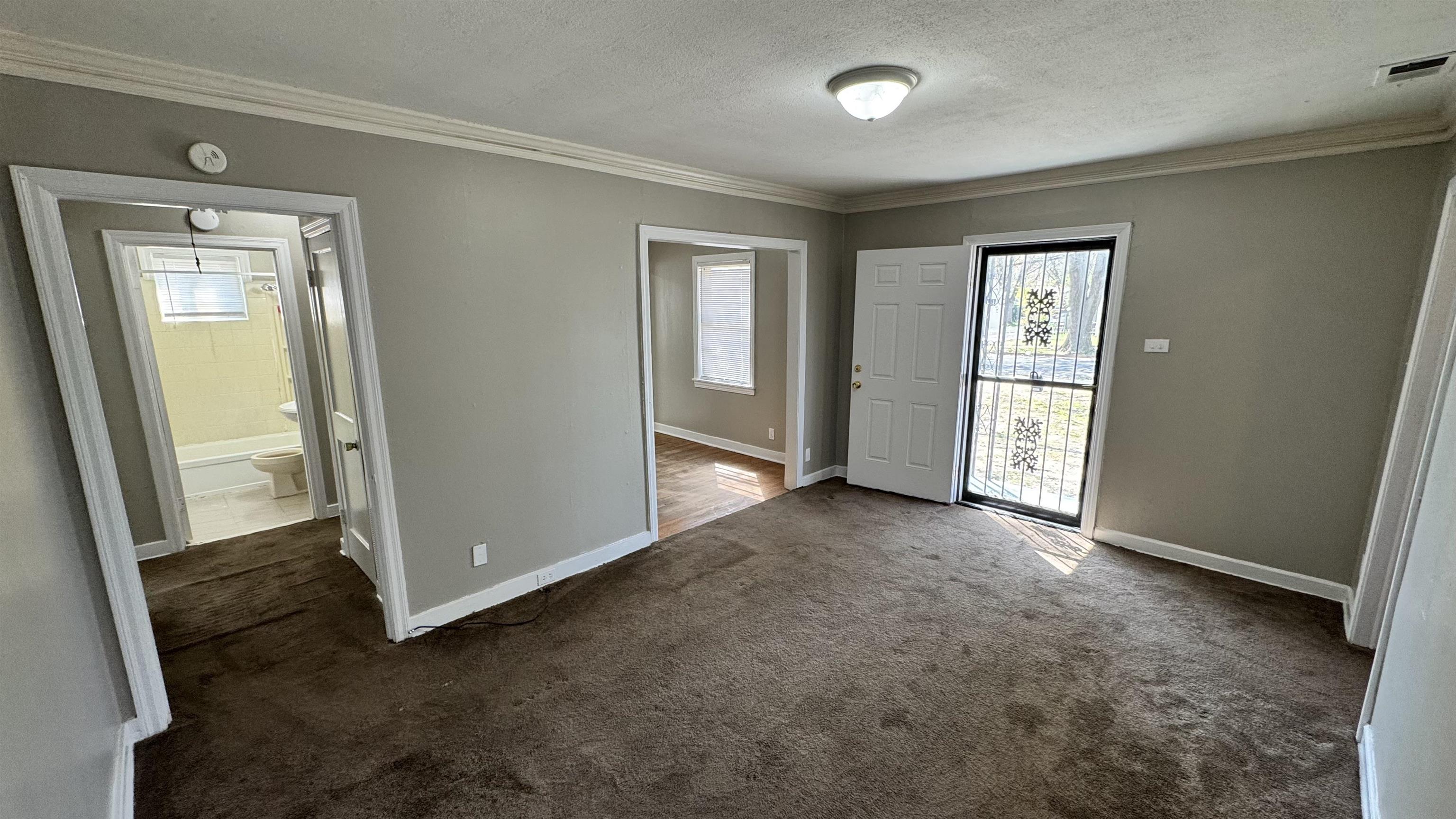 992 Wrenwood St Property Photo 3