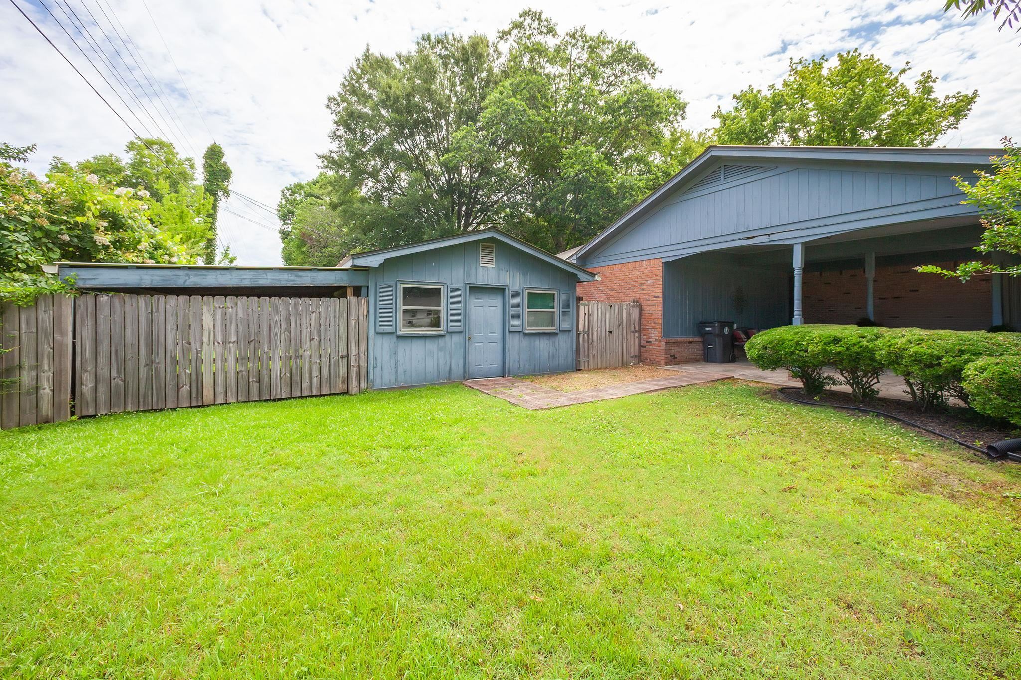 1042 Terrace St Property Photo 21