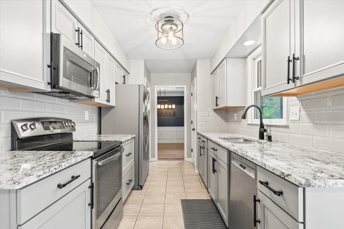 8783 Lower Woods Cv Property Photo 12