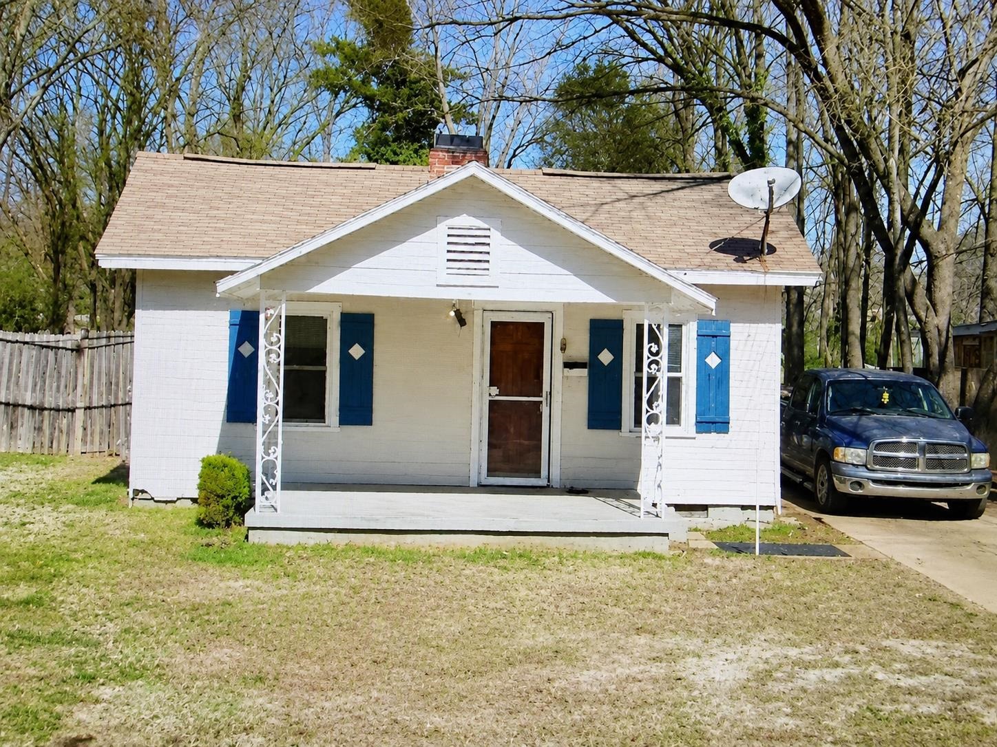 3364 POWELL AVE Property Photo 1