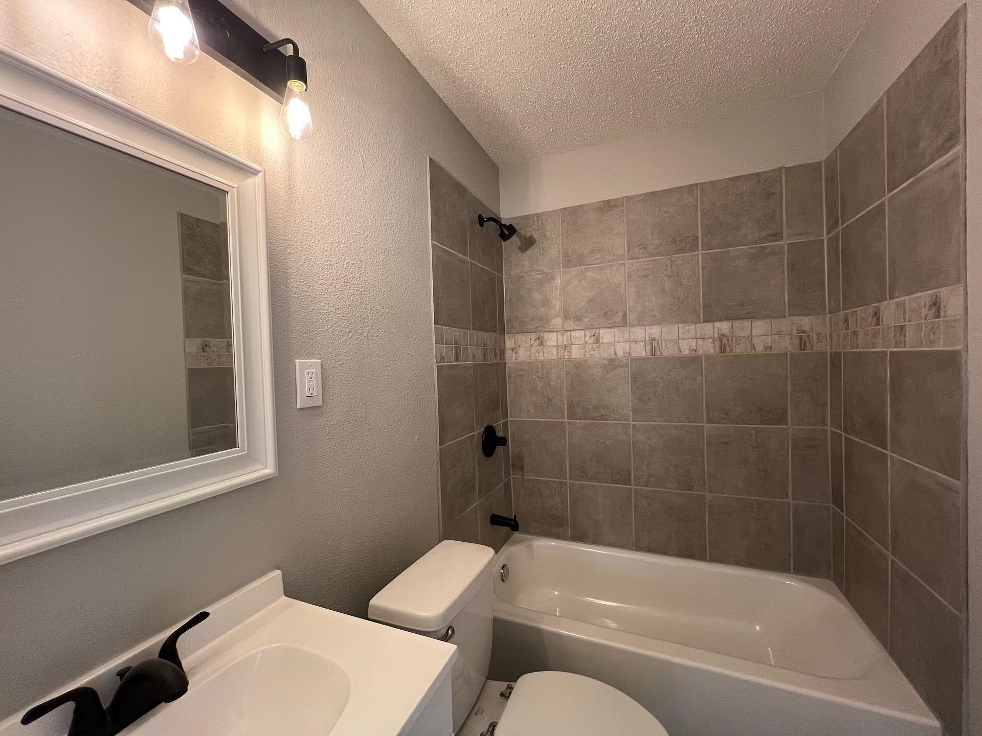 1756 S Lauderdale St Property Photo 6