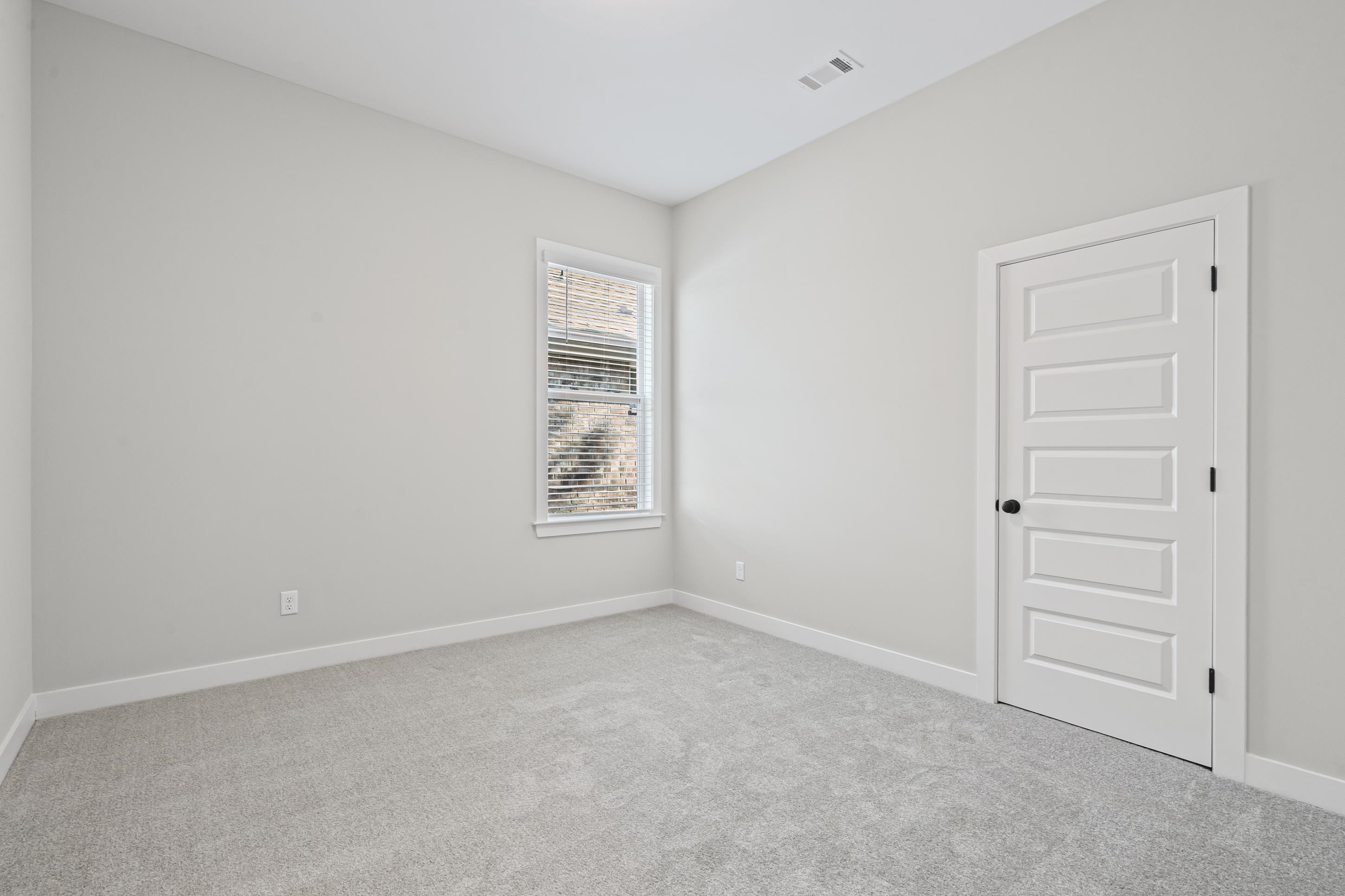 9918 Delphinium Dr N Property Photo 11