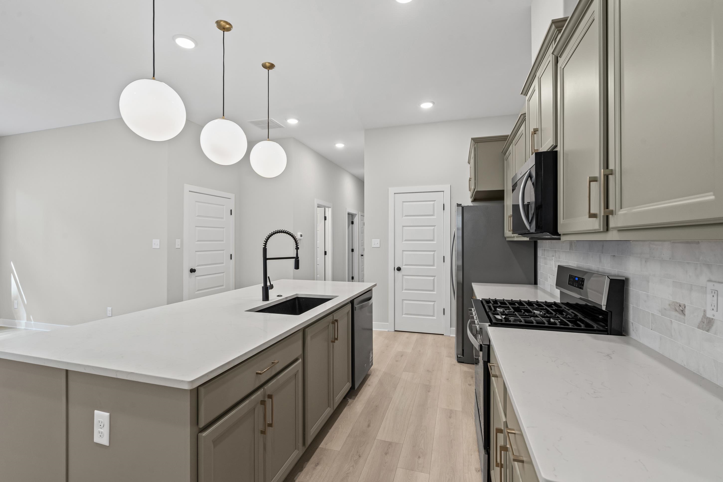9918 Delphinium Dr N Property Photo 15