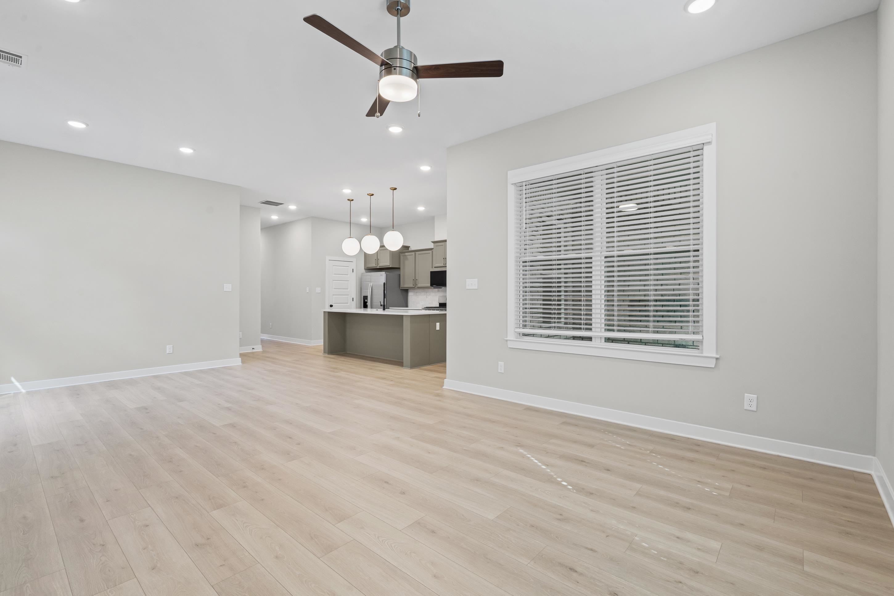 9918 Delphinium Dr N Property Photo 19