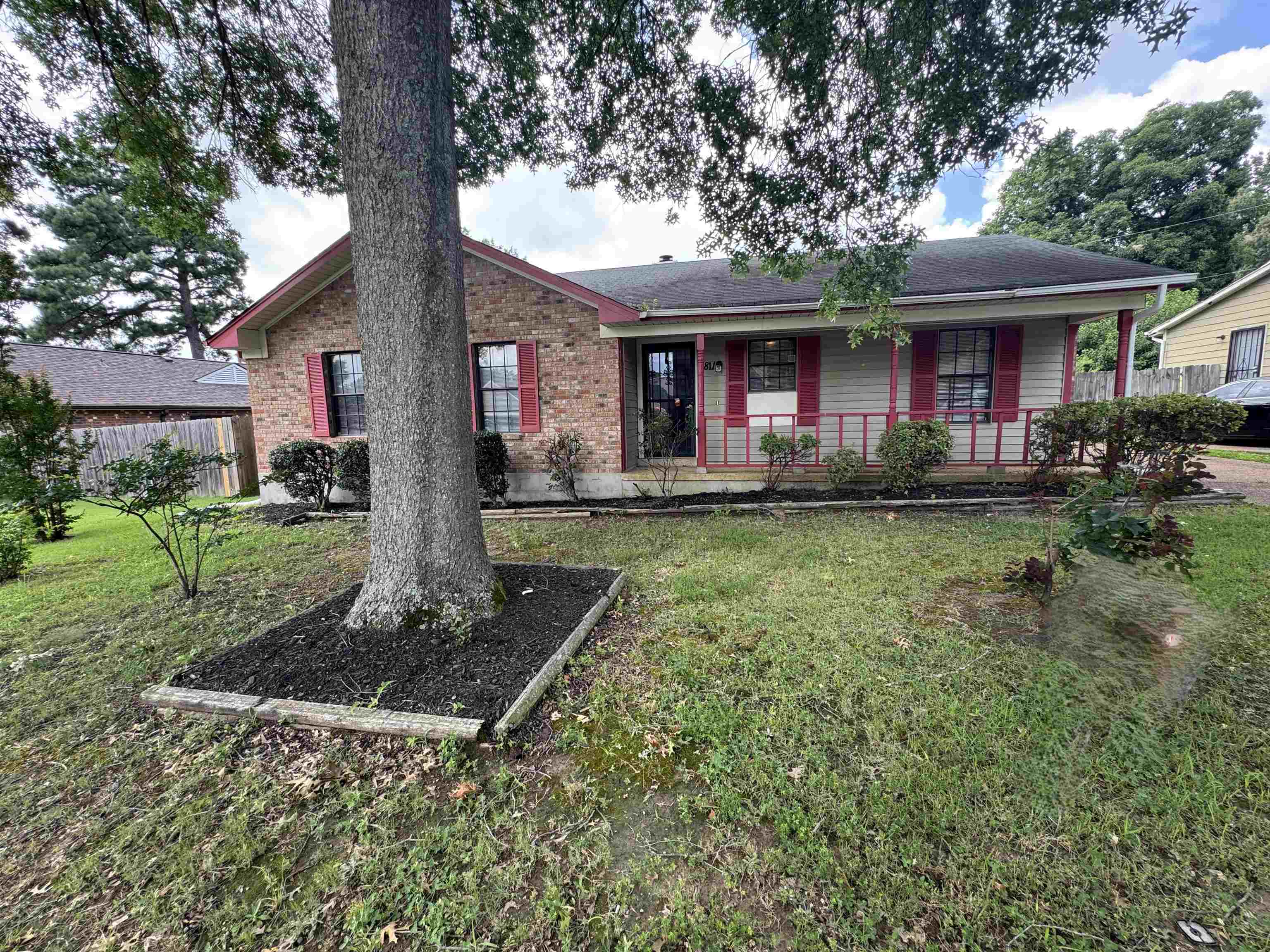 4811 BARKSHIRE DR Property Photo 1