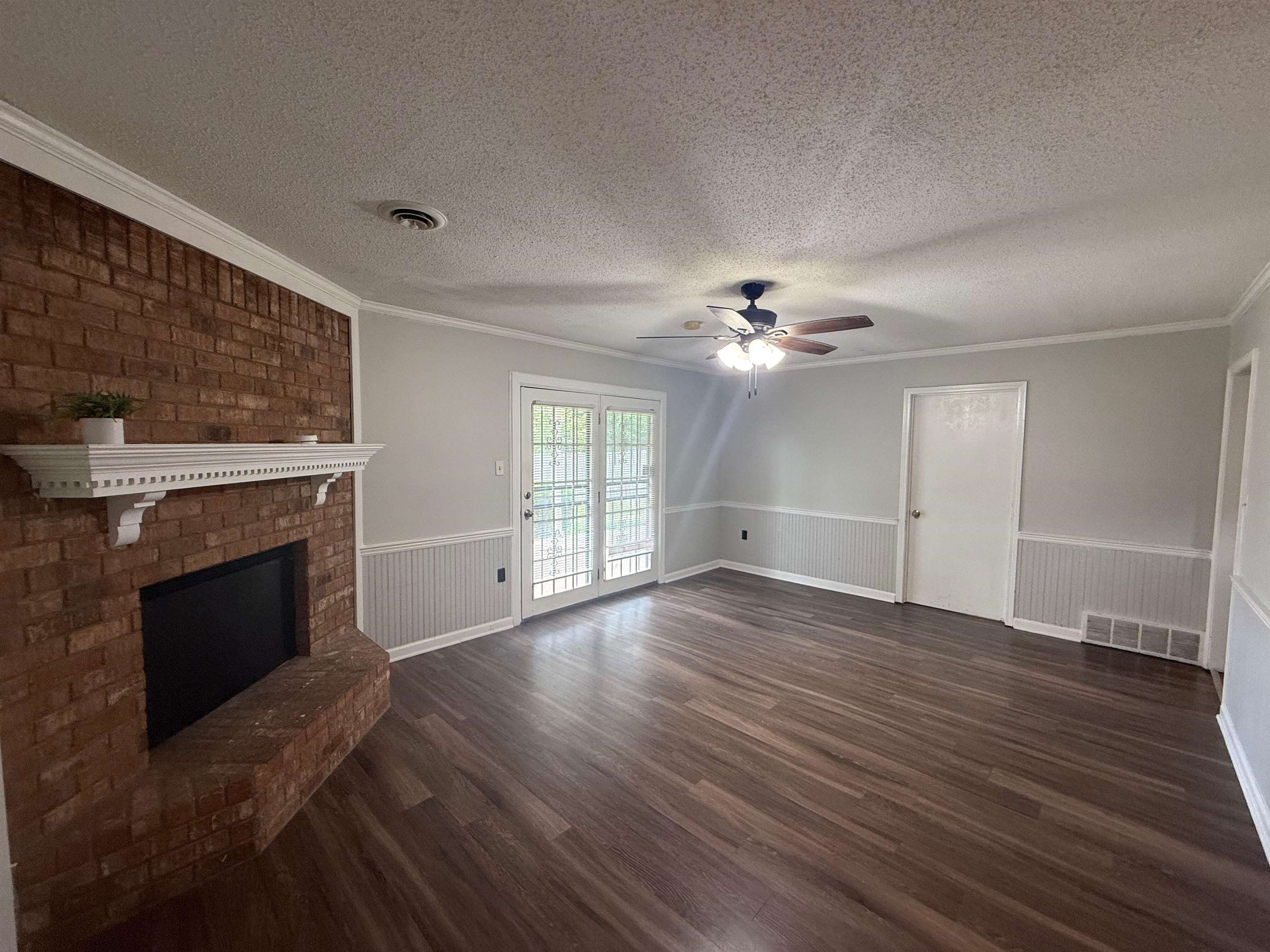 4811 Barkshire Dr Property Photo 2
