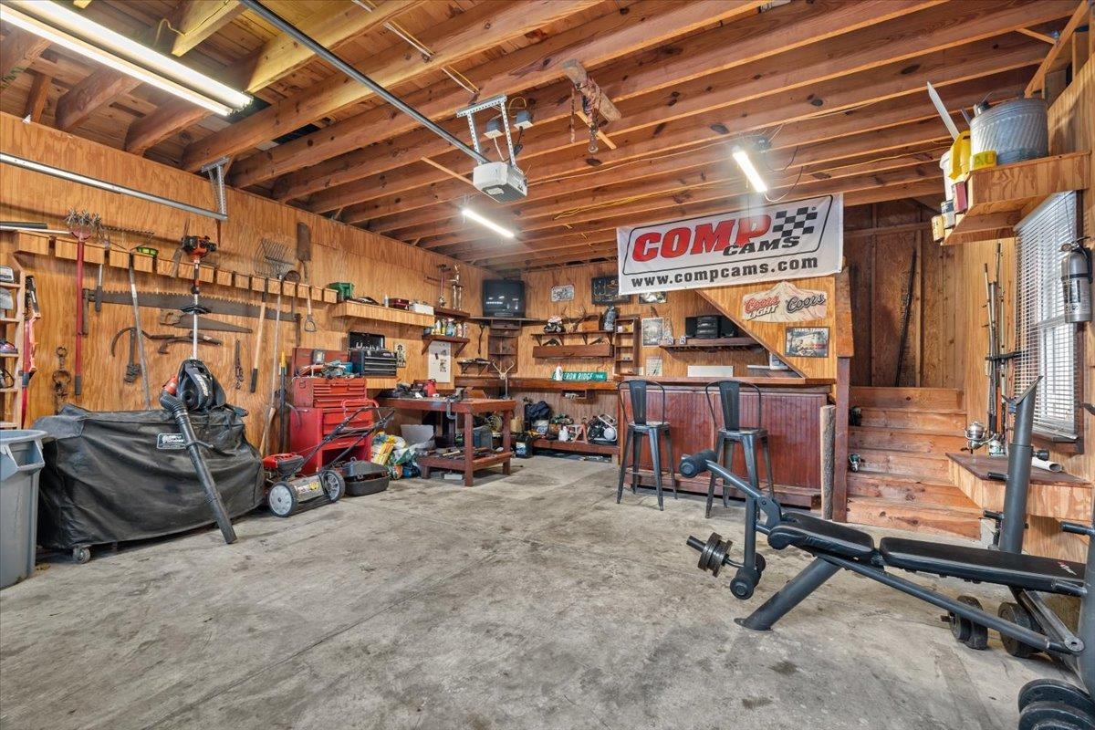 8898 Lanthorn Cv Property Photo 2