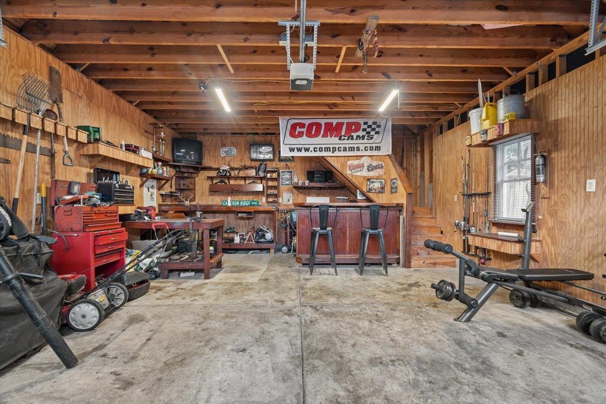 8898 Lanthorn Cv Property Photo 3
