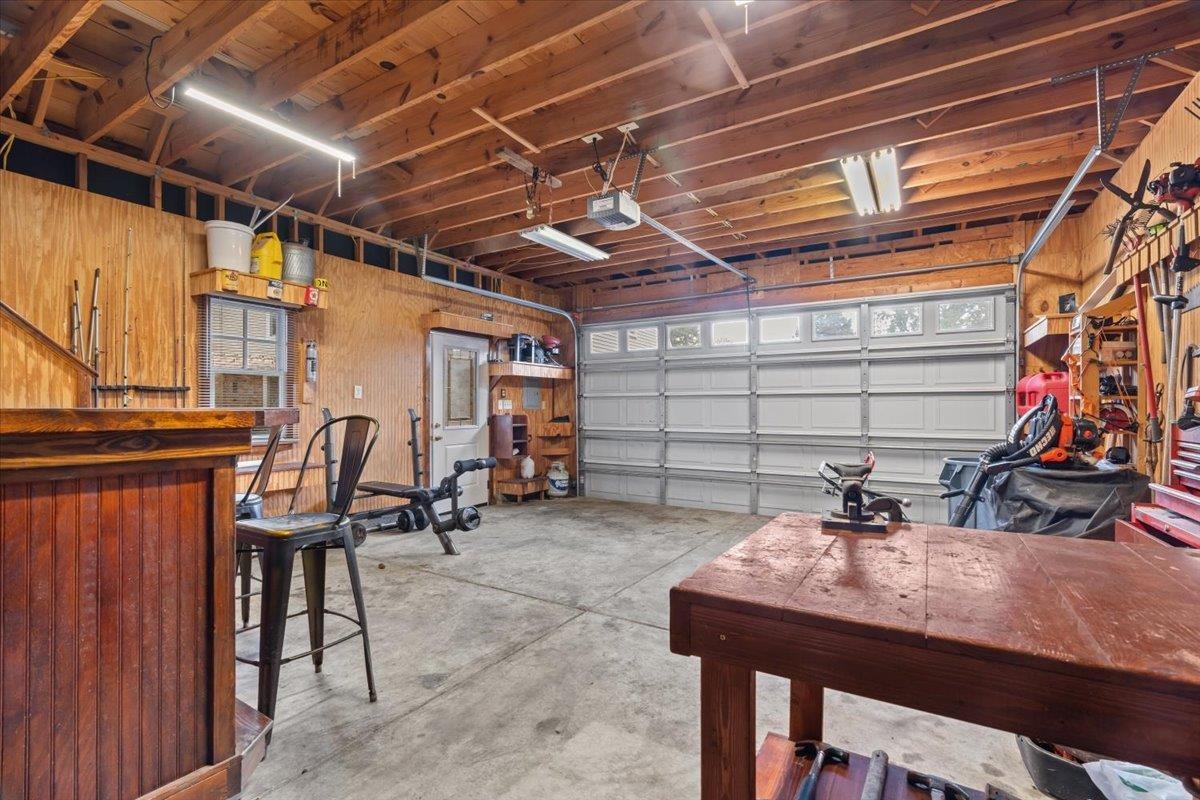 8898 Lanthorn Cv Property Photo 4