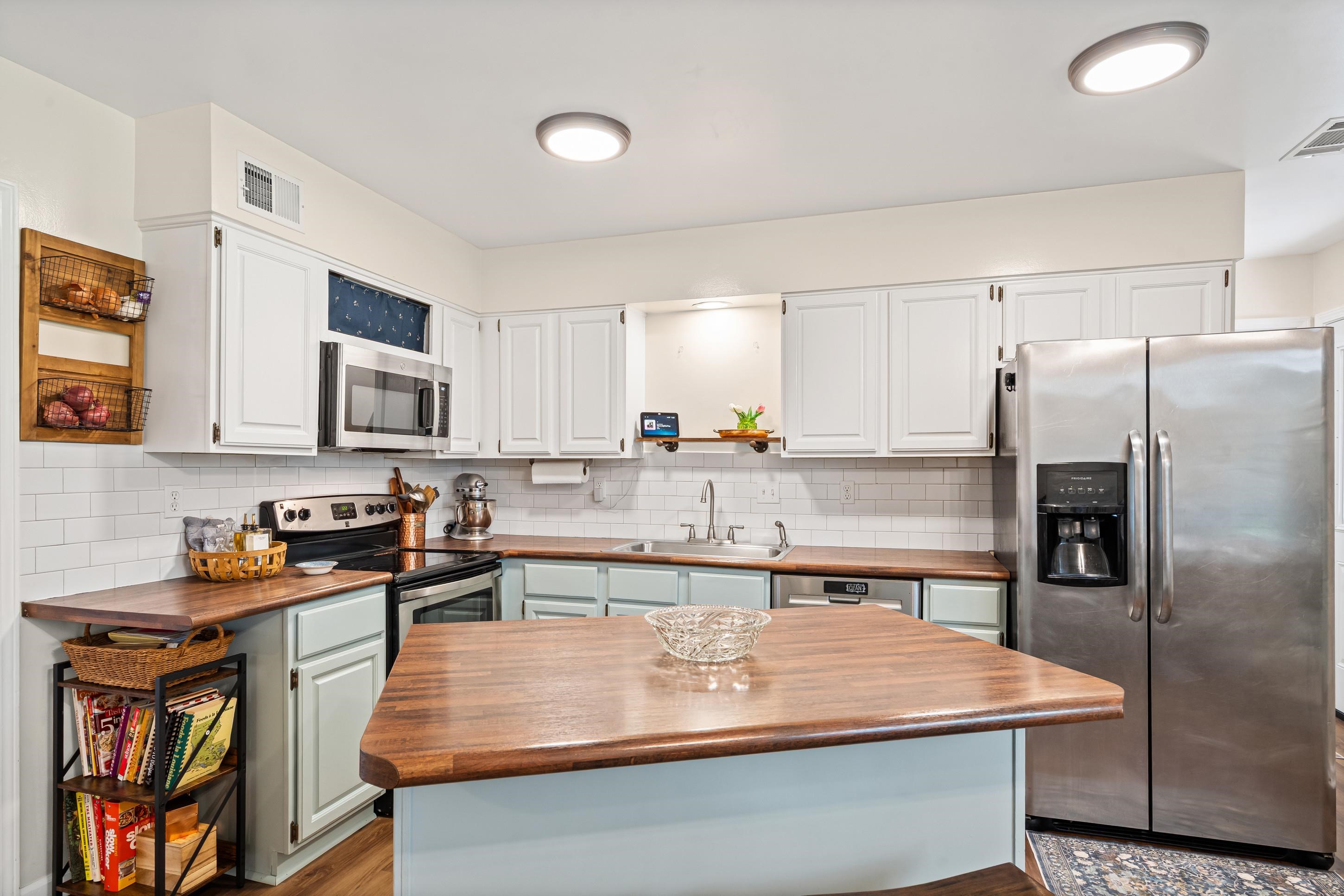 8898 Lanthorn Cv Property Photo 10