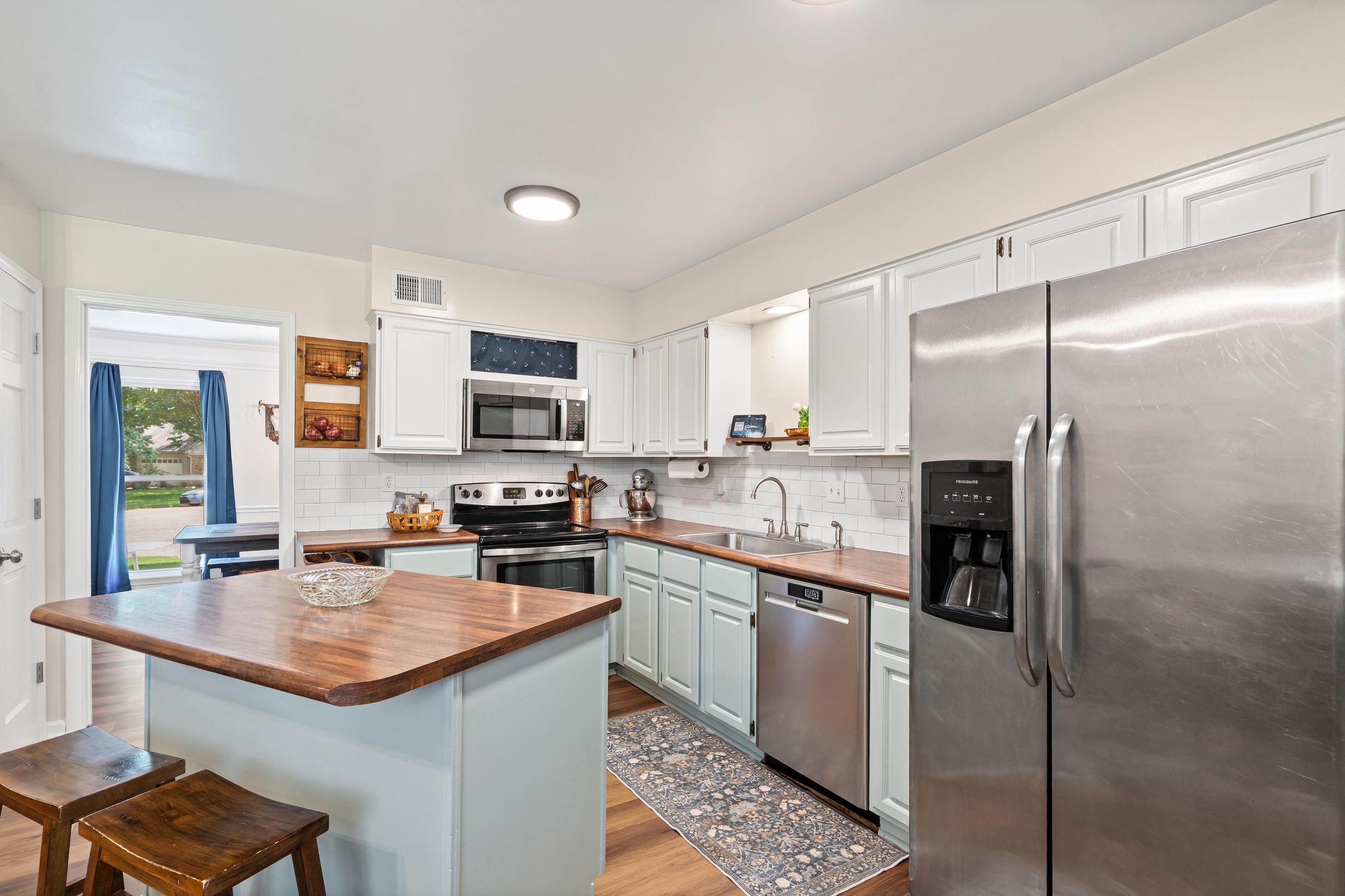 8898 Lanthorn Cv Property Photo 11