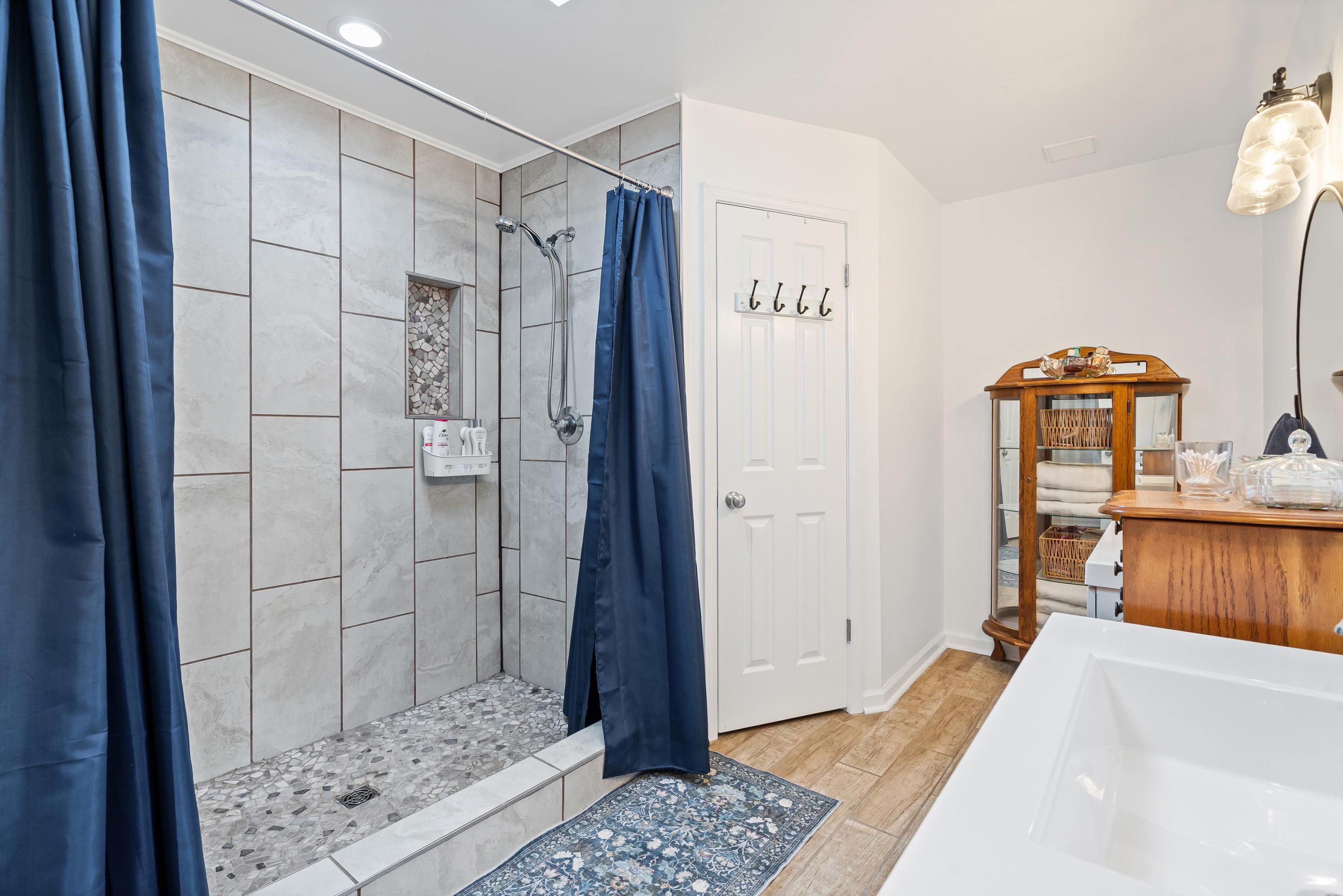 8898 Lanthorn Cv Property Photo 16
